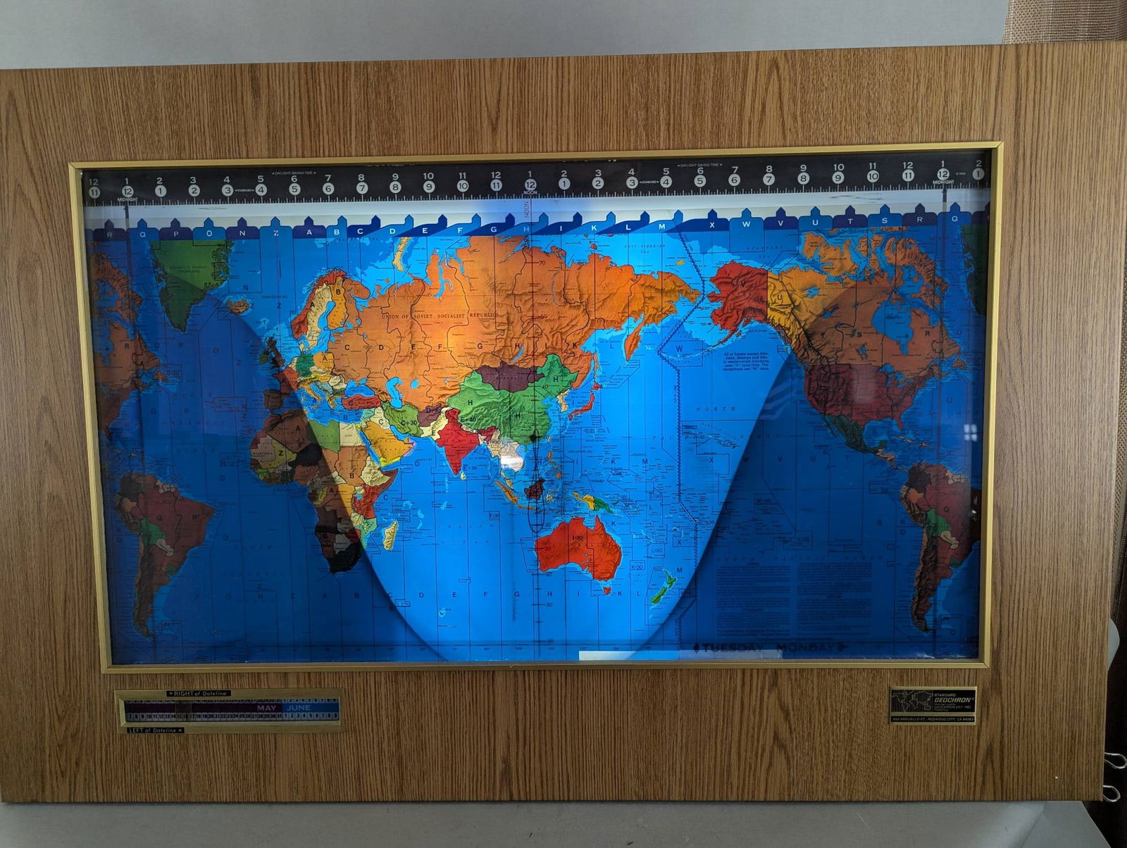 Geochron World Clock with Daylight and Time Zone Display (1 of 8)