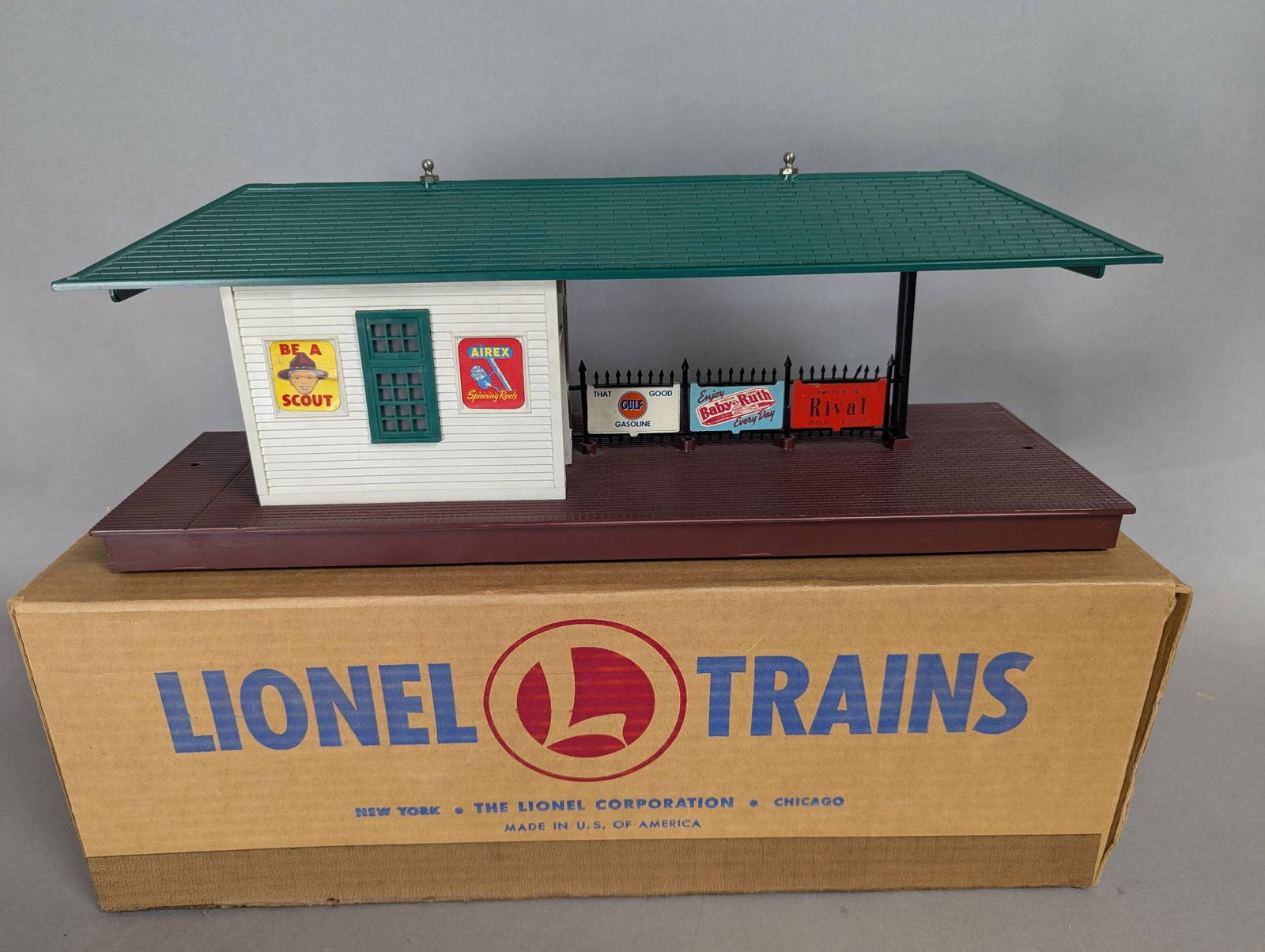 Lionel No 257 Train Station with Horn and Original Box + 157 (1 of 7)