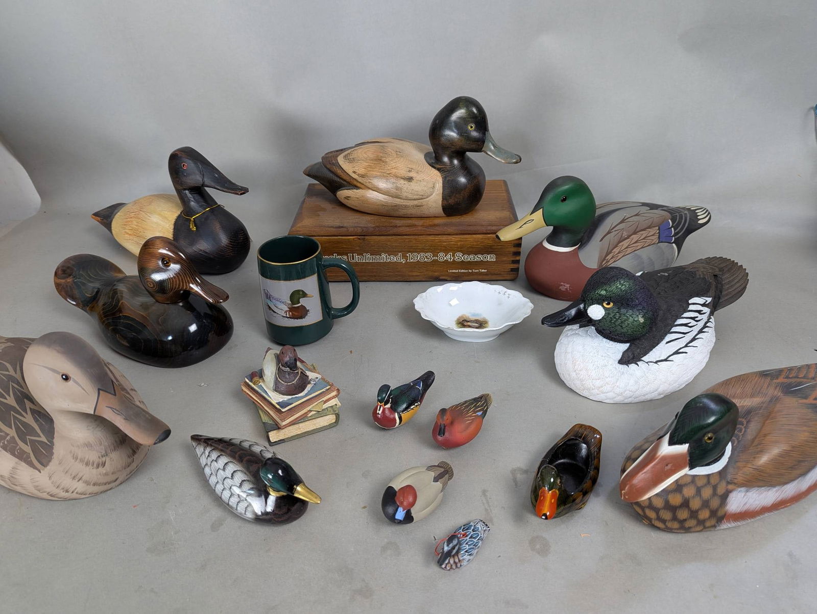 Duck Decoy Figurines and Collectibles Featuring Ducks Unlimited Box (1 of 10)