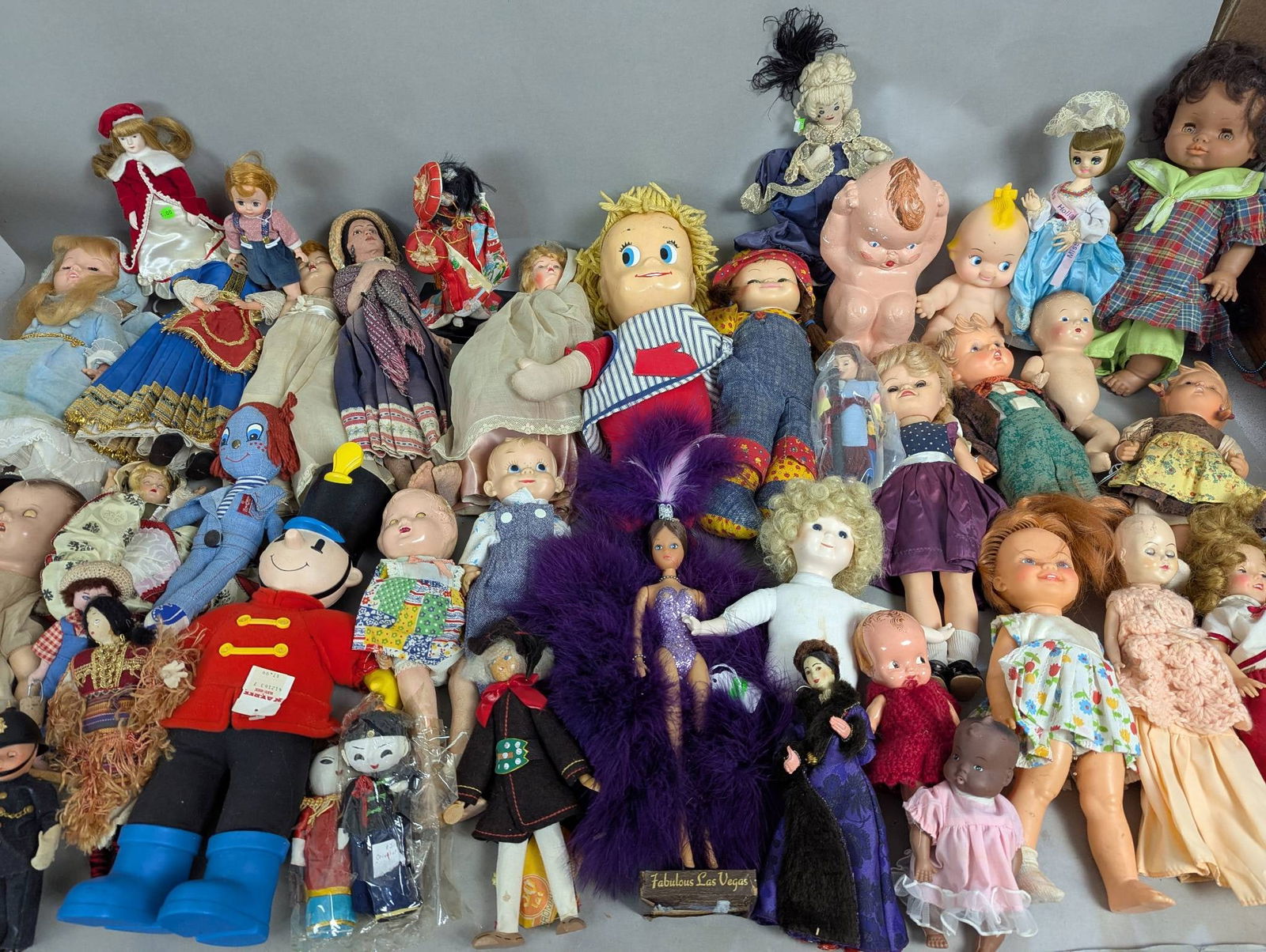 HUGE Lot assorted Vintage Dolls (1 of 13)