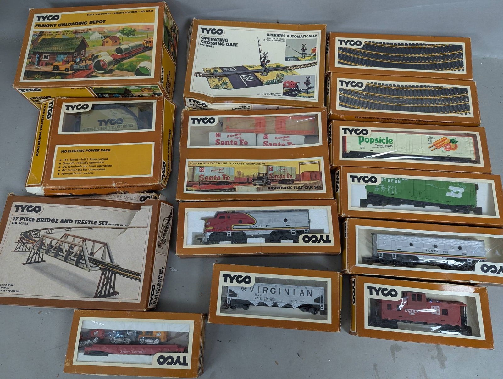 Tyco HO Scale Model Train Items in Original Boxes (1 of 11)