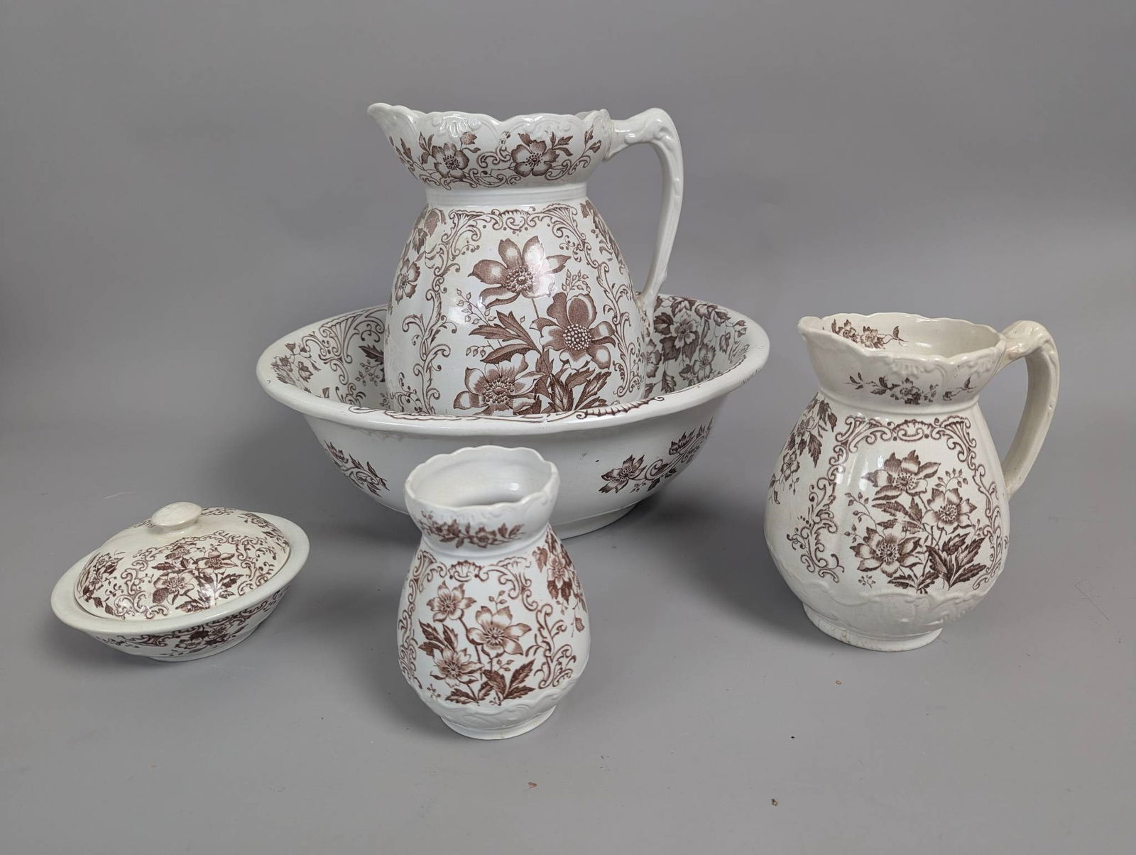F Winkle and Company Byron Pattern Ceramic Wash Set (1 of 9)