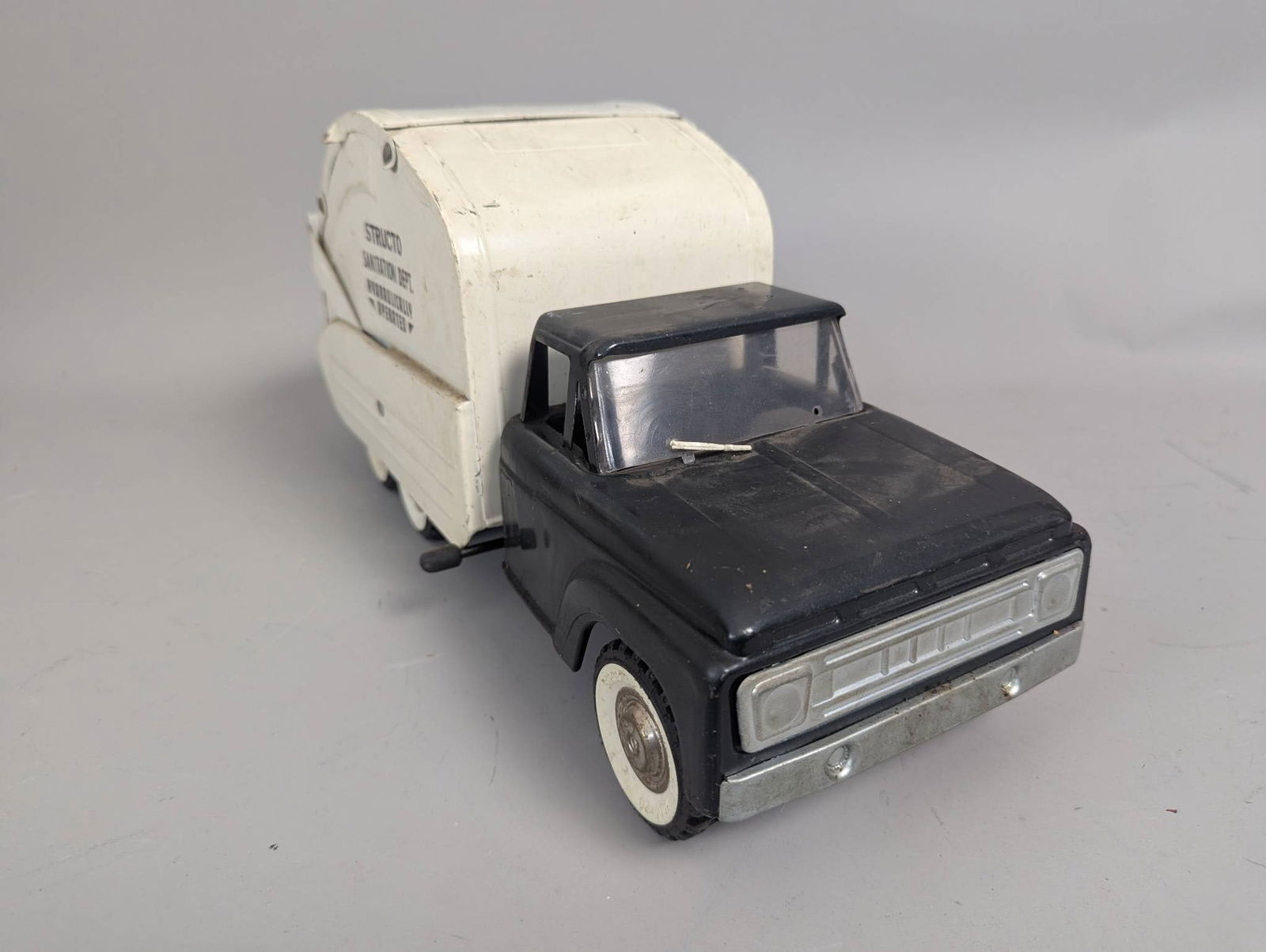 Structo Sanitation Department Pressed Steel Toy Garbage Truck (1 of 7)