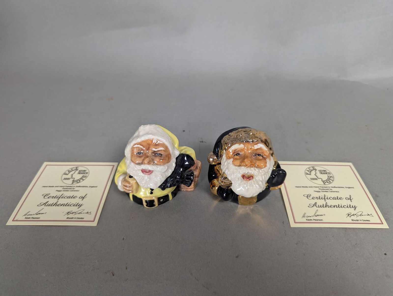 Pair Face Pots Santa Claus Figurines by Kevin Francis with Certificates (1 of 9)