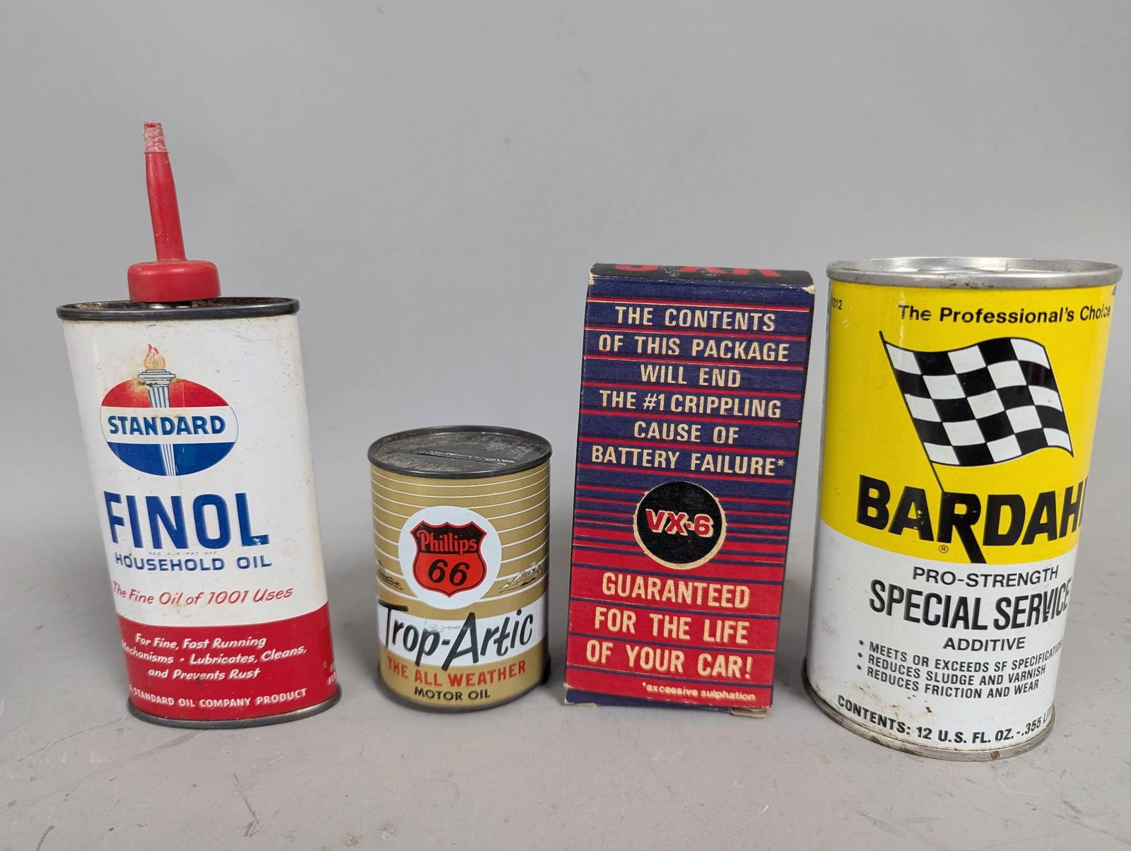 4 Vintage Automotive Lubricant and Additive Containers (1 of 7)