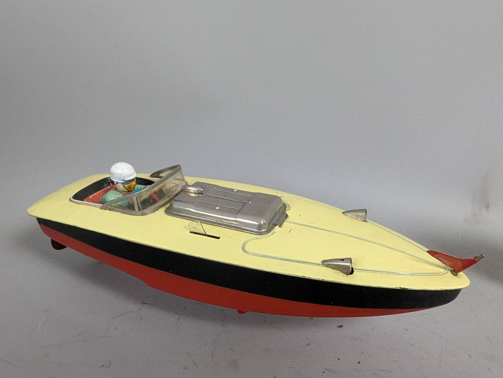 SAN Battery-Operated Tin Toy Motorboat from Japan Showa Period (1 of 6)