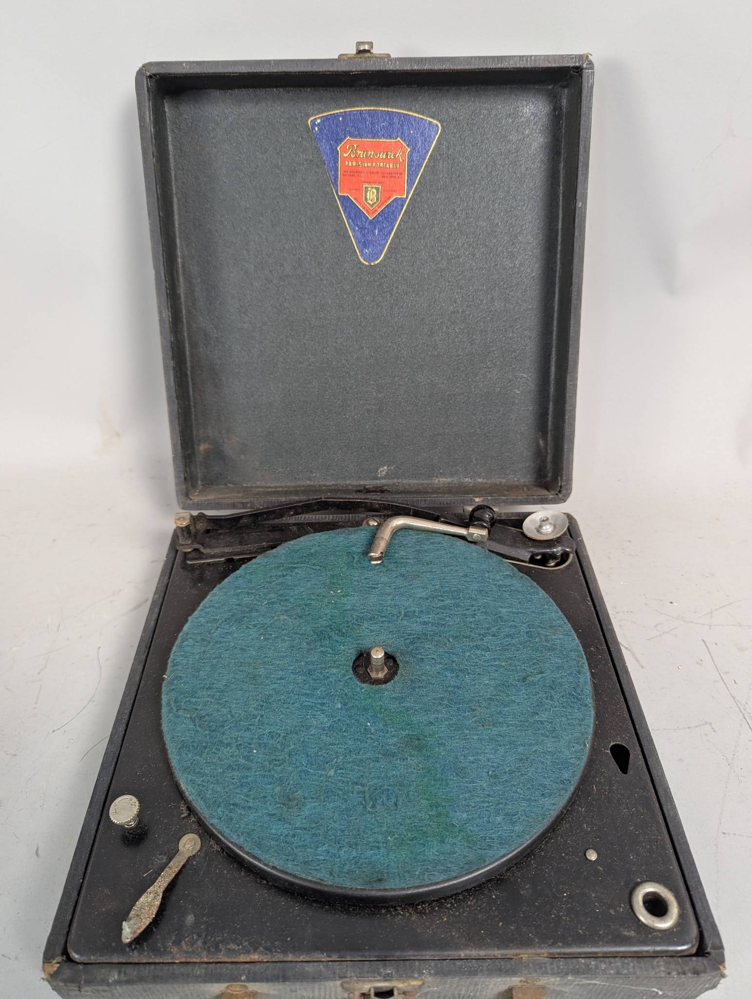 Brunswick Parisian Portable Gramophone Circa 1920s (1 of 5)