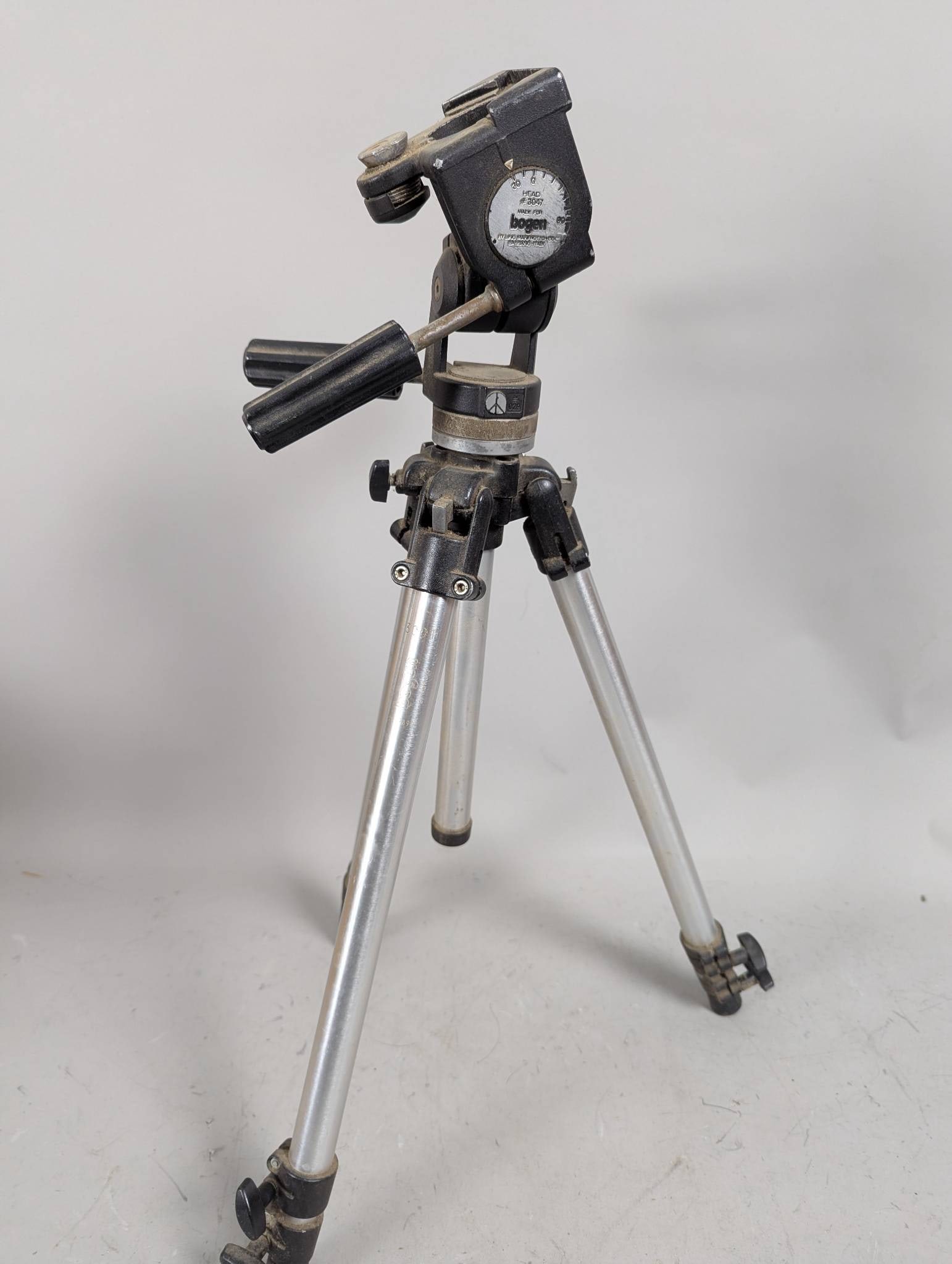 Bogen Manfrotto Tripod With 3047 Head Made in Italy (1 of 8)