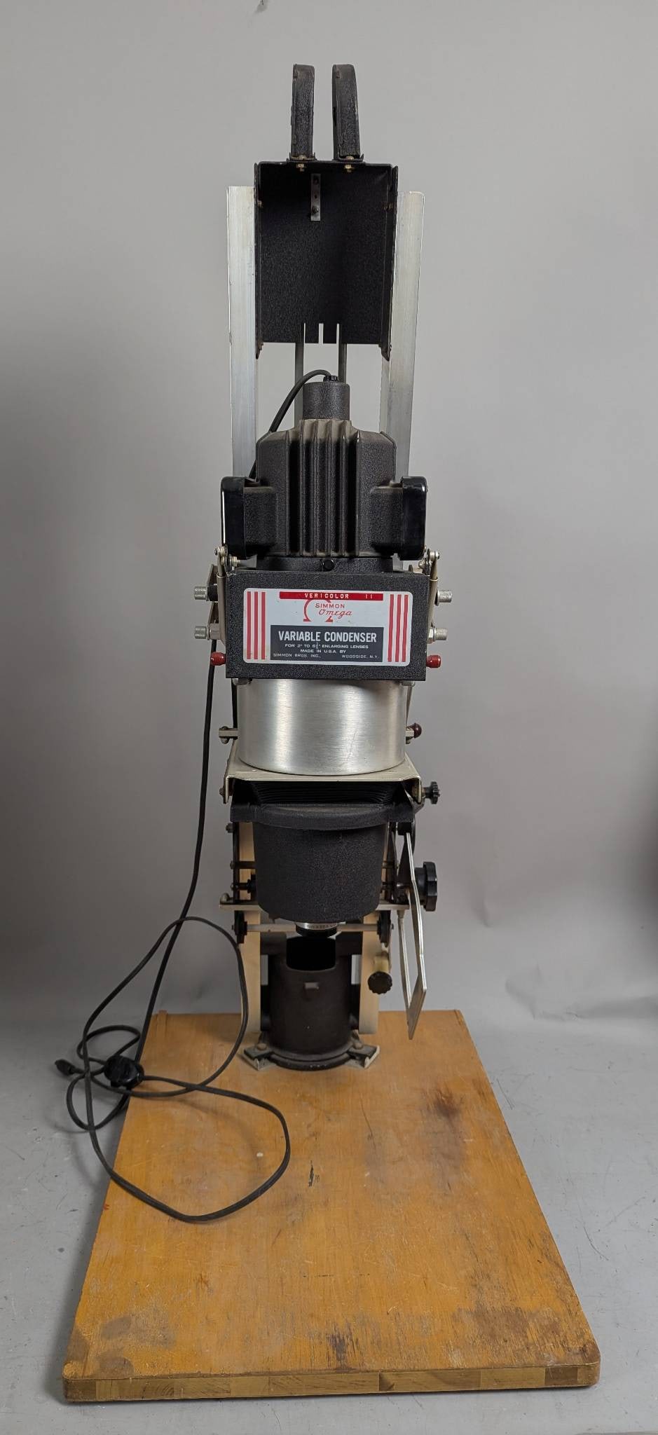 Omega D2 Enlarger by Simmon Bros with Variable Condenser (1 of 7)