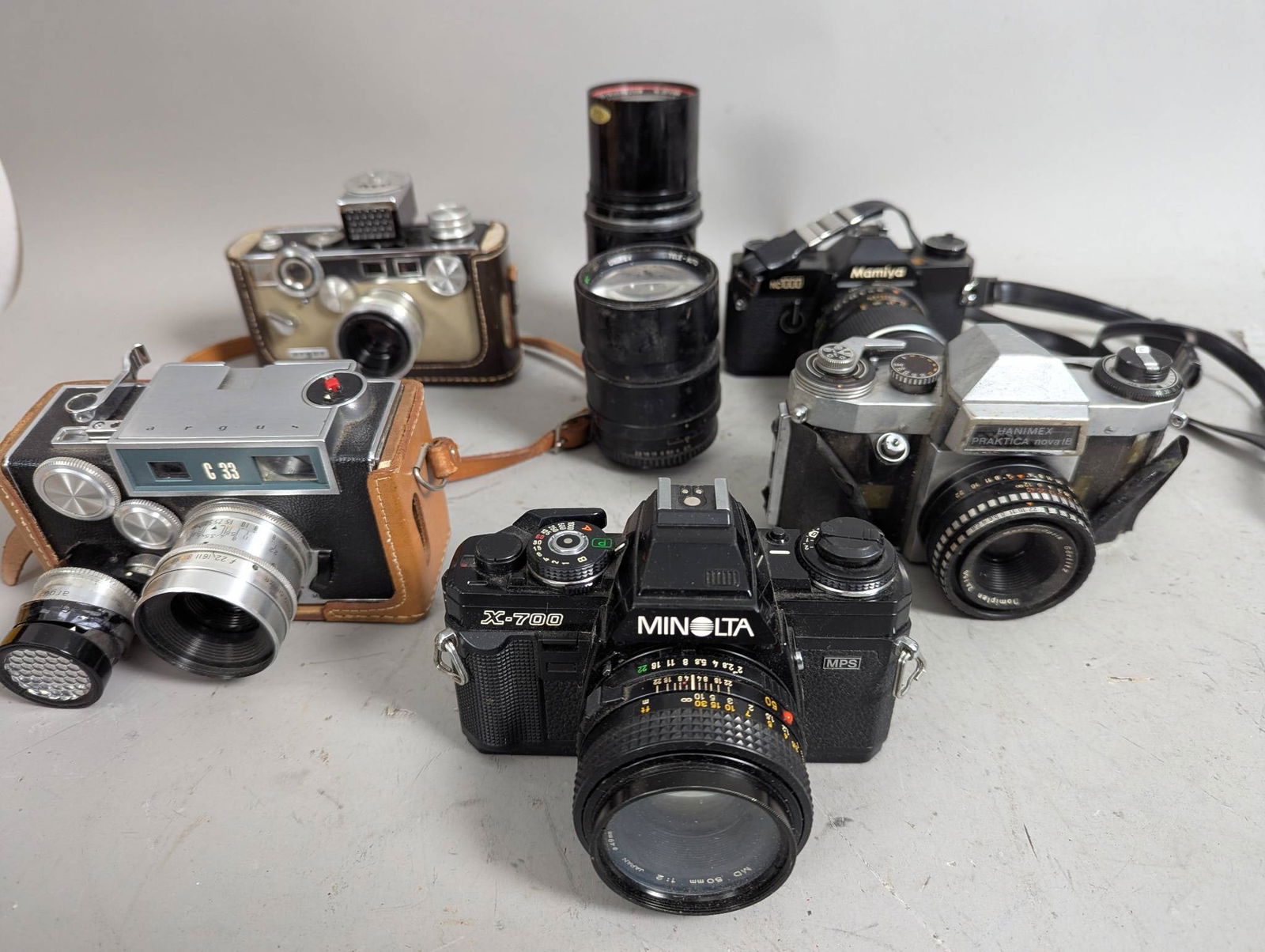 Vintage Film Cameras and Lenses (1 of 8)