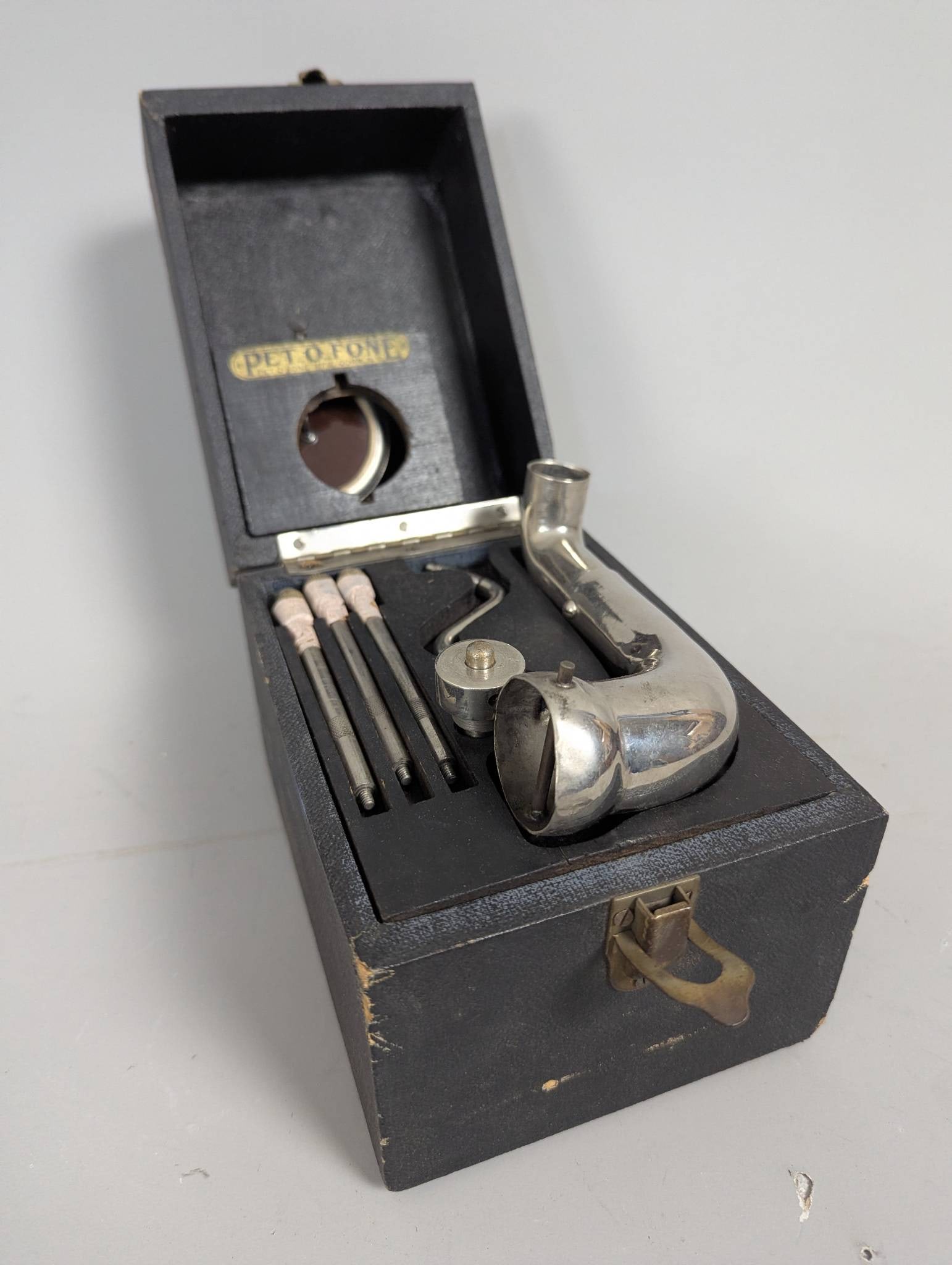 Pet-O-Fone Portable Gramophone in Wooden Case (1 of 5)