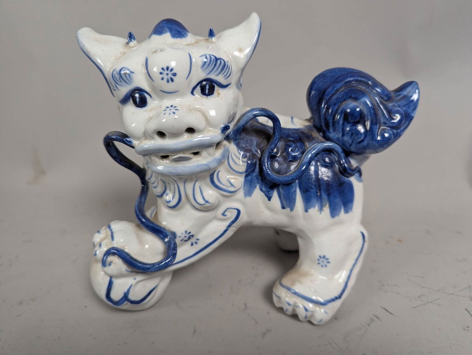 Vintage Blue and White Chinoiserie Foo Dog Statue (1 of 7)