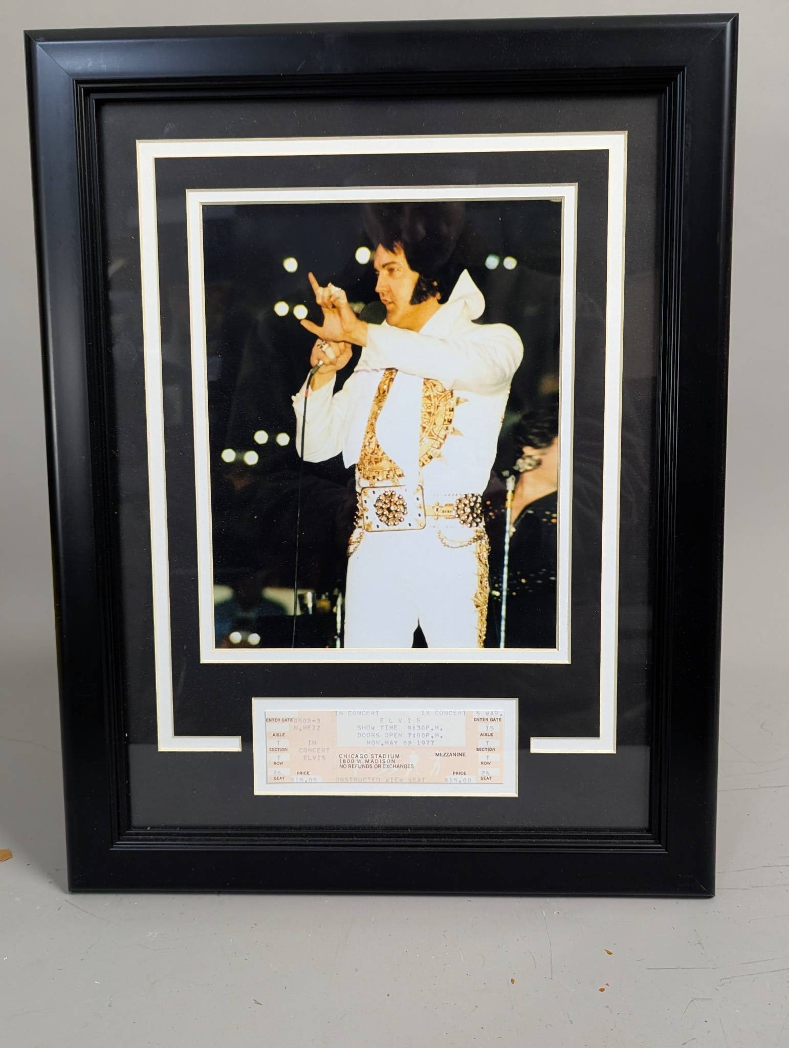 Elvis Presley Photo with May 2 1977 Ticket Stub from Chicago Stadium (1 of 4)