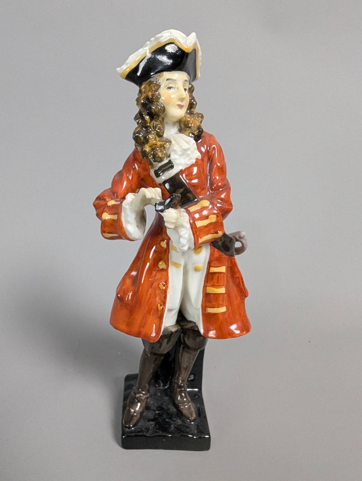 Royal Doulton HN 778 Captain Porcelain Figurine (1 of 7)