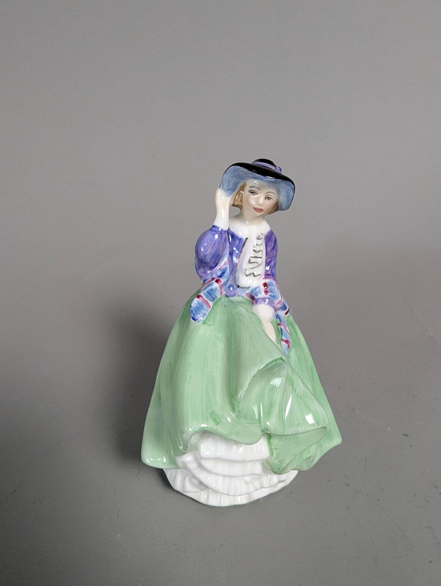 Royal Doulton HN 2126 Top O the Hill Porcelain Figurine (1 of 6)