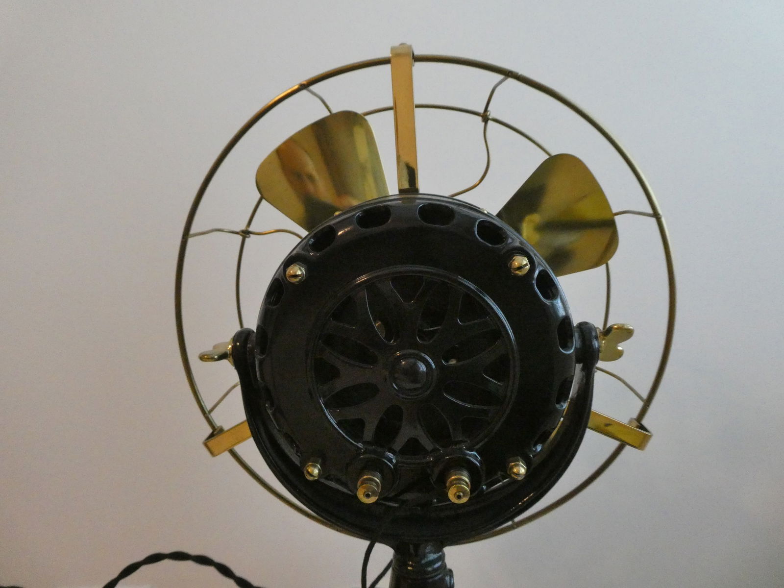 Antique GE General Electric Pancake Motor Brass Blade Electric Fan Type AK 433/BC - 7