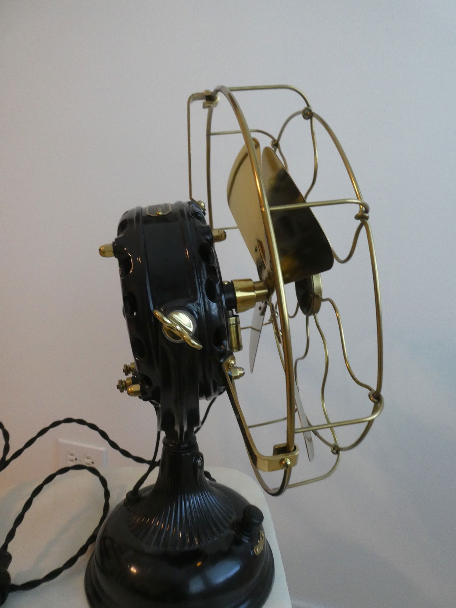 Antique GE General Electric Pancake Motor Brass Blade Electric Fan Type AK 433/BC - 8