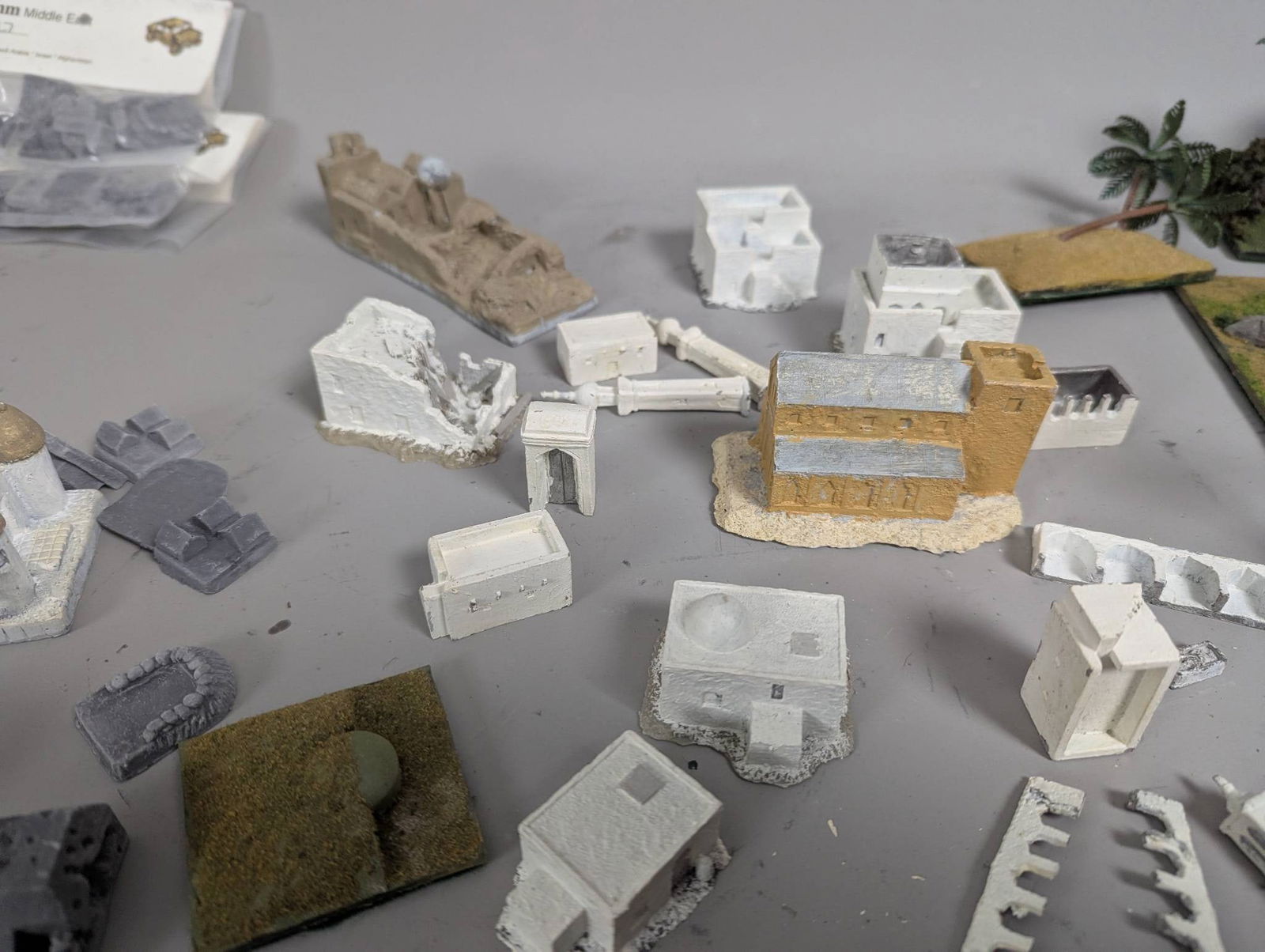 Huge Lot of Desert Storm Arab Middle East Miniatures and Terrain - 9
