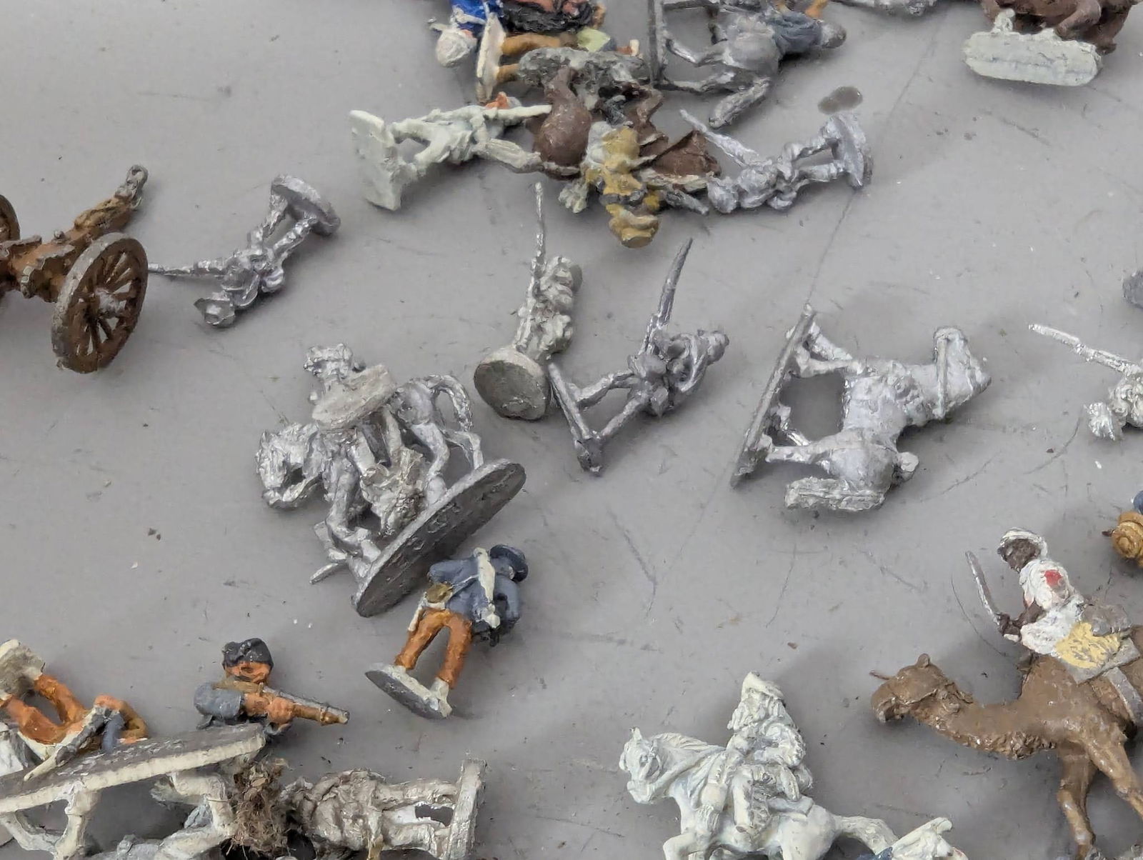 Huge Lot of 20mm Vintage Metal Miniatures in Assorted Themes - 15