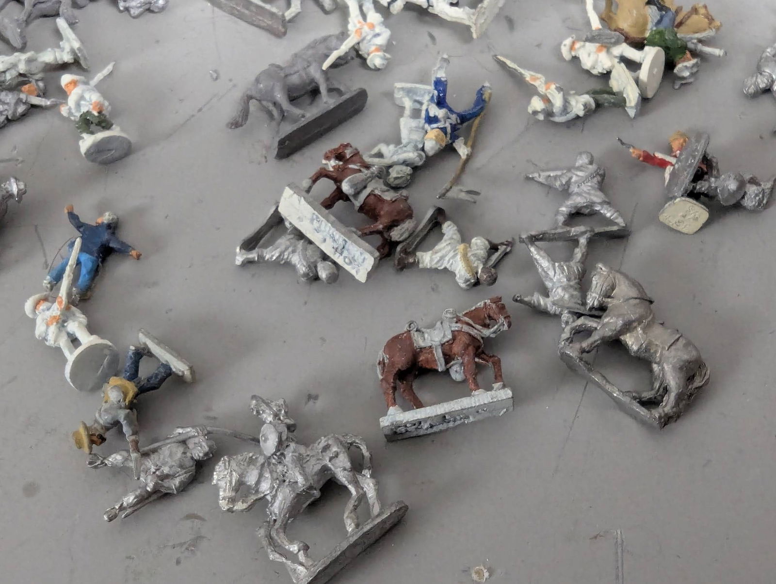 Huge Lot of 20mm Vintage Metal Miniatures in Assorted Themes - 5