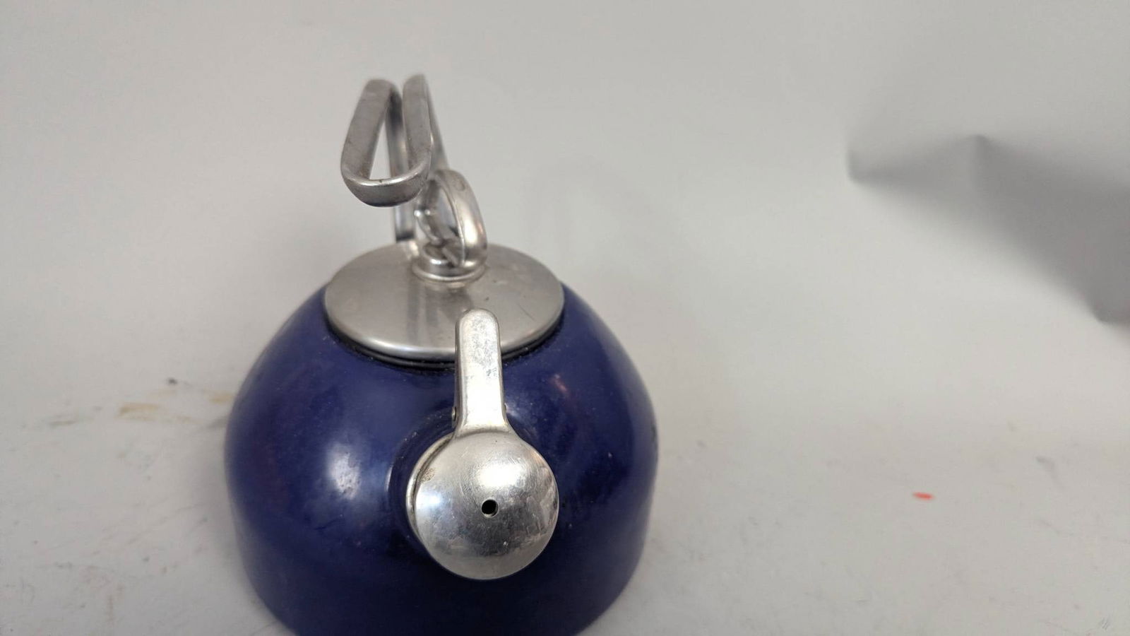 Chantal Classic Enamel-on-Steel Whistling Tea Kettle in Cobalt Blue - 3