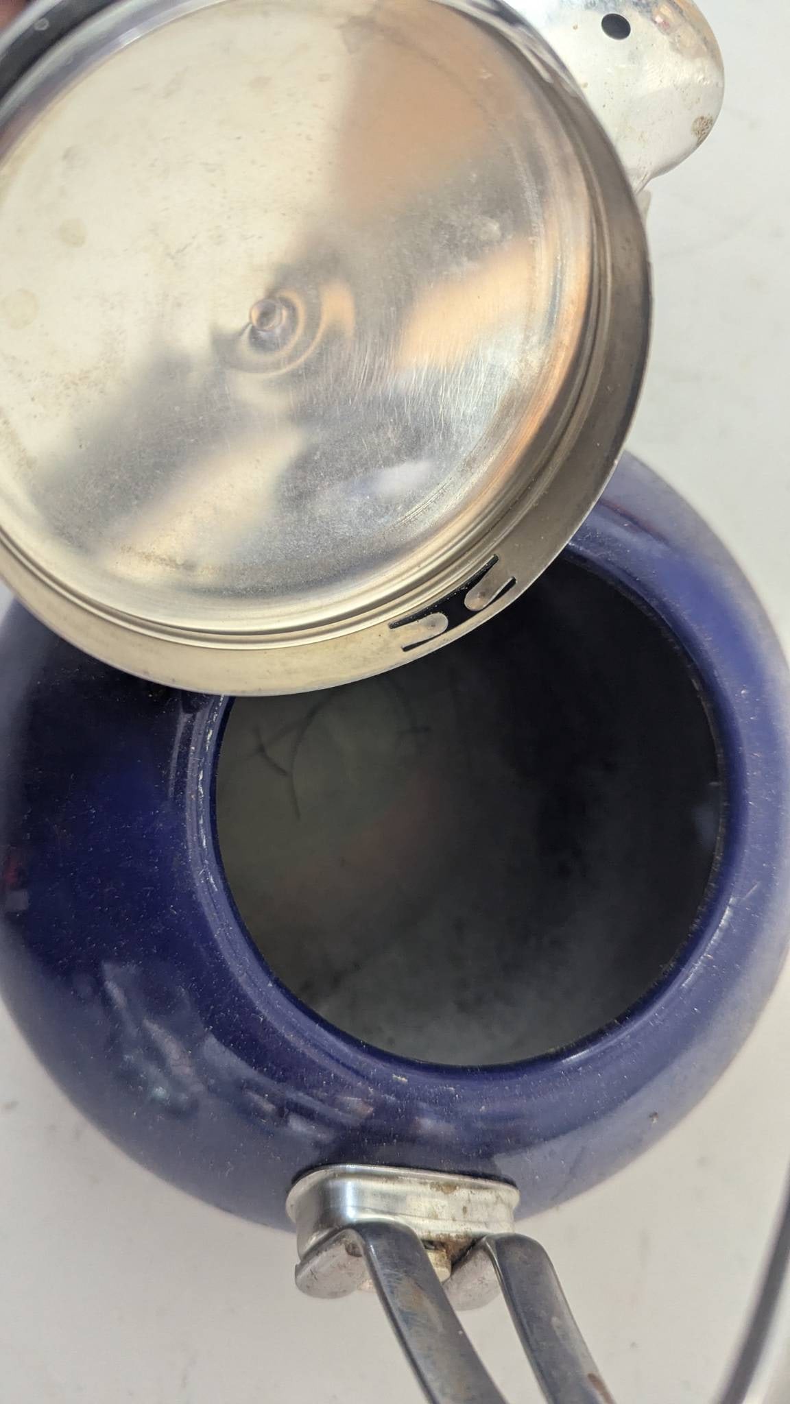 Chantal Classic Enamel-on-Steel Whistling Tea Kettle in Cobalt Blue - 7