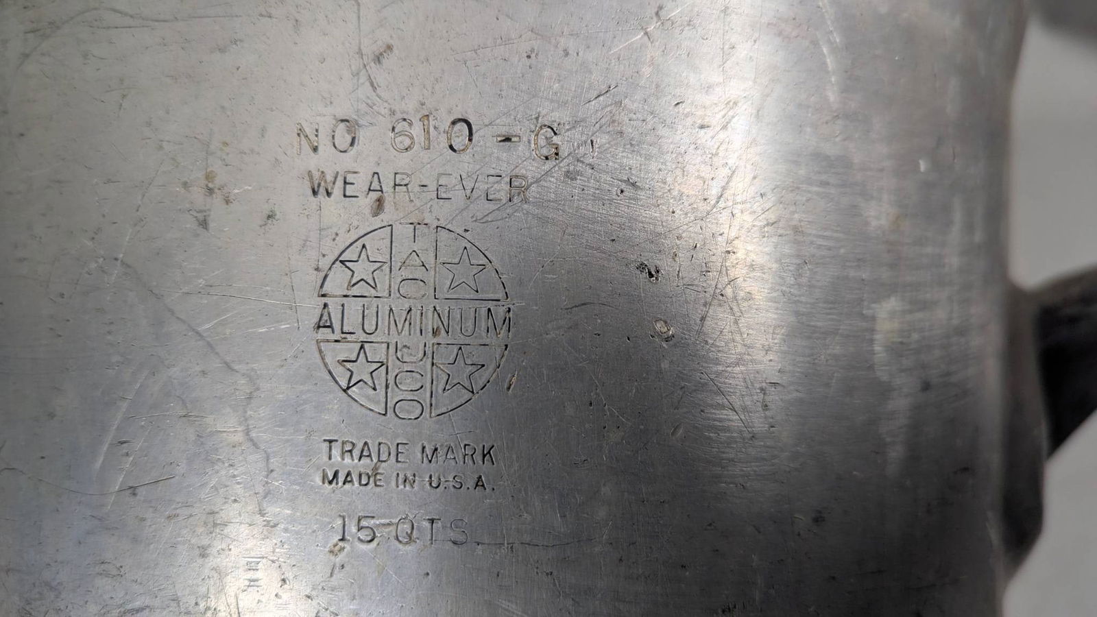 Wear Ever Aluminum Saucepan with Lid and Long Handle 810-6 15qt - 6