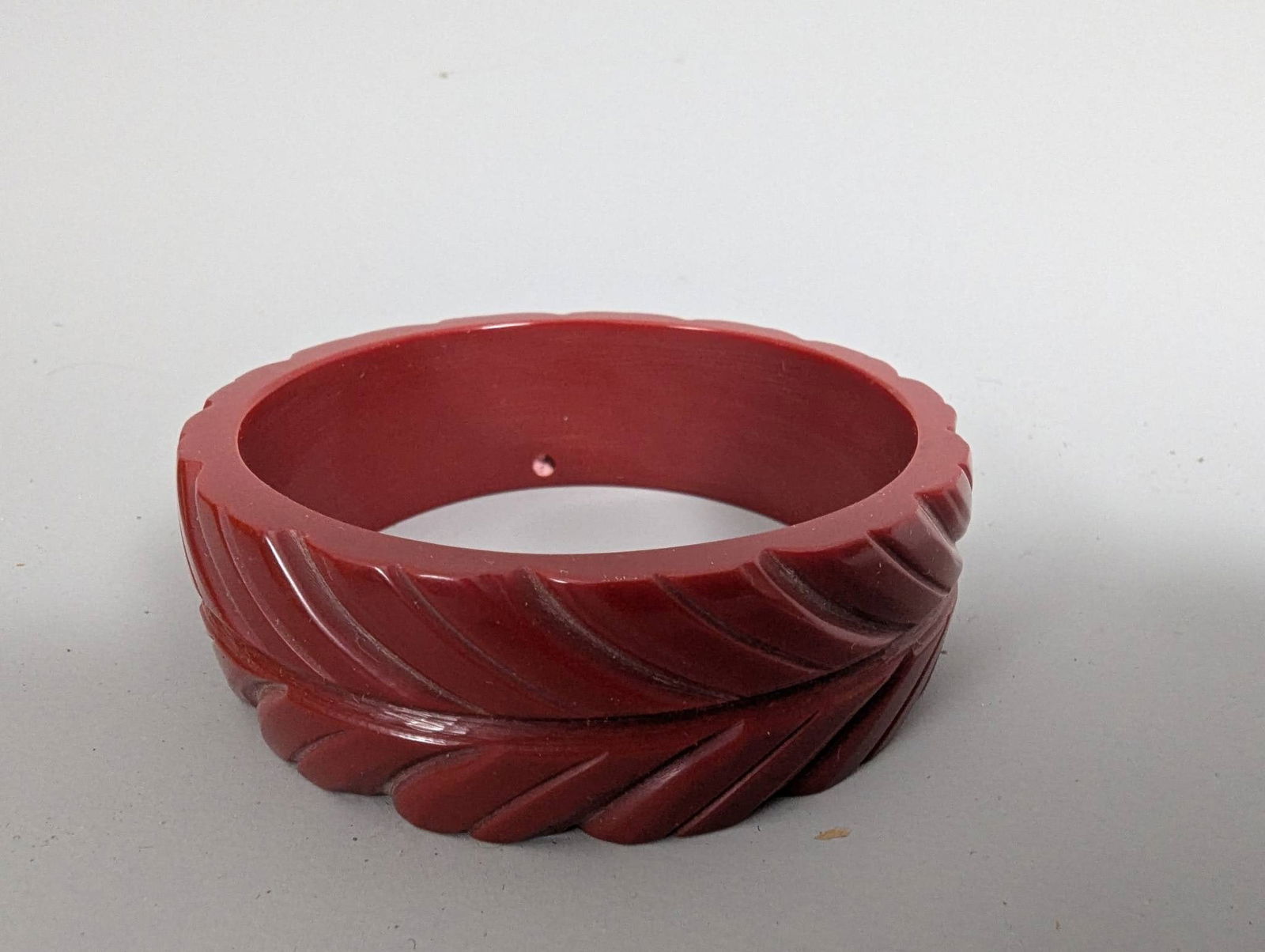 Art Deco Cherry Red Bakelite Bangle with Leaf Carvings - 4