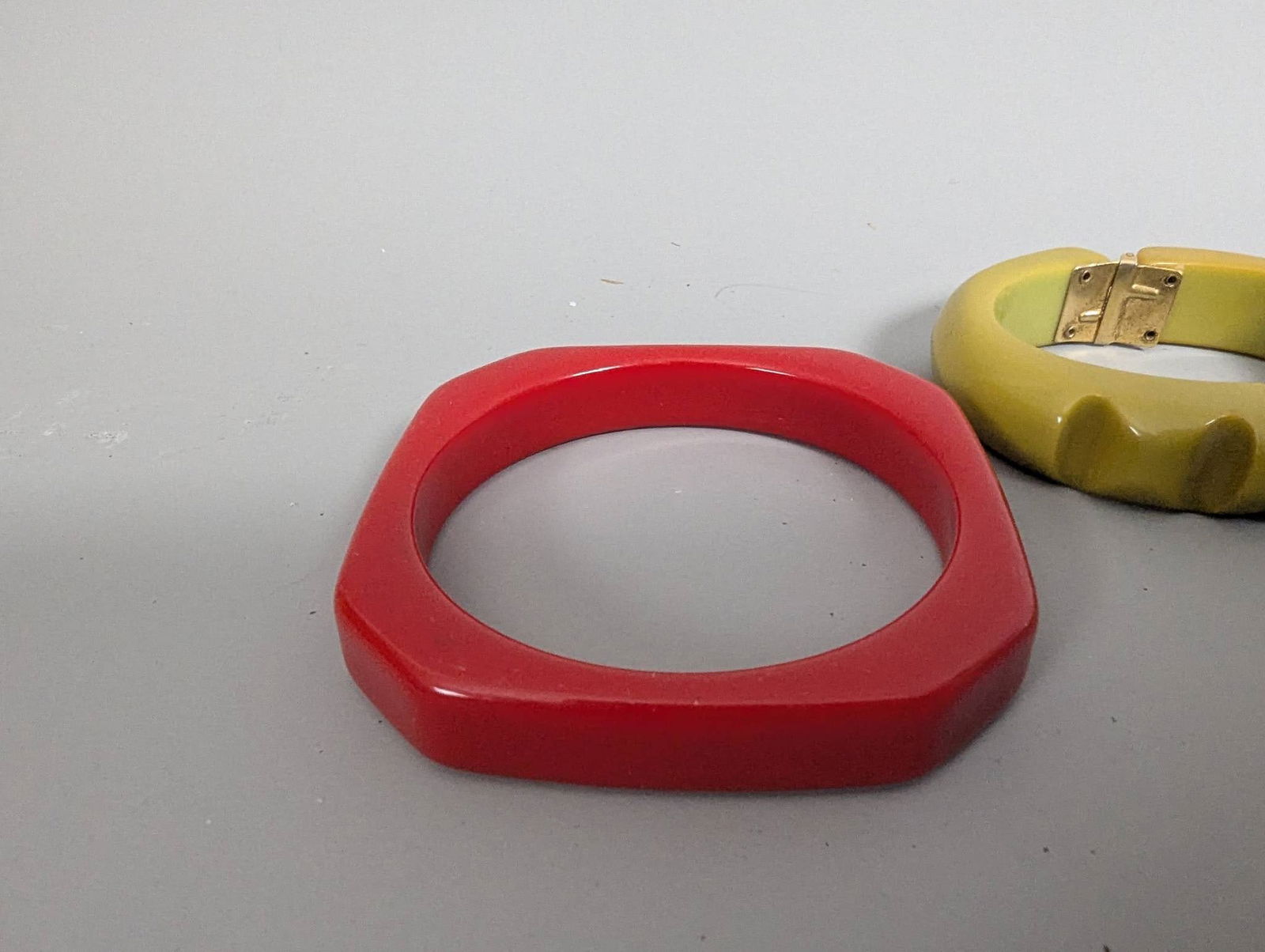 Vintage Bakelite and Lucite Bracelets Including Geometric and Hinged Designs - 2