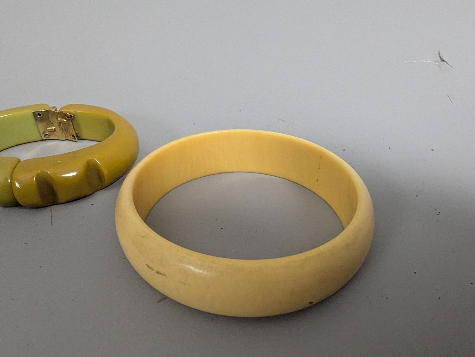 Vintage Bakelite and Lucite Bracelets Including Geometric and Hinged Designs - 3