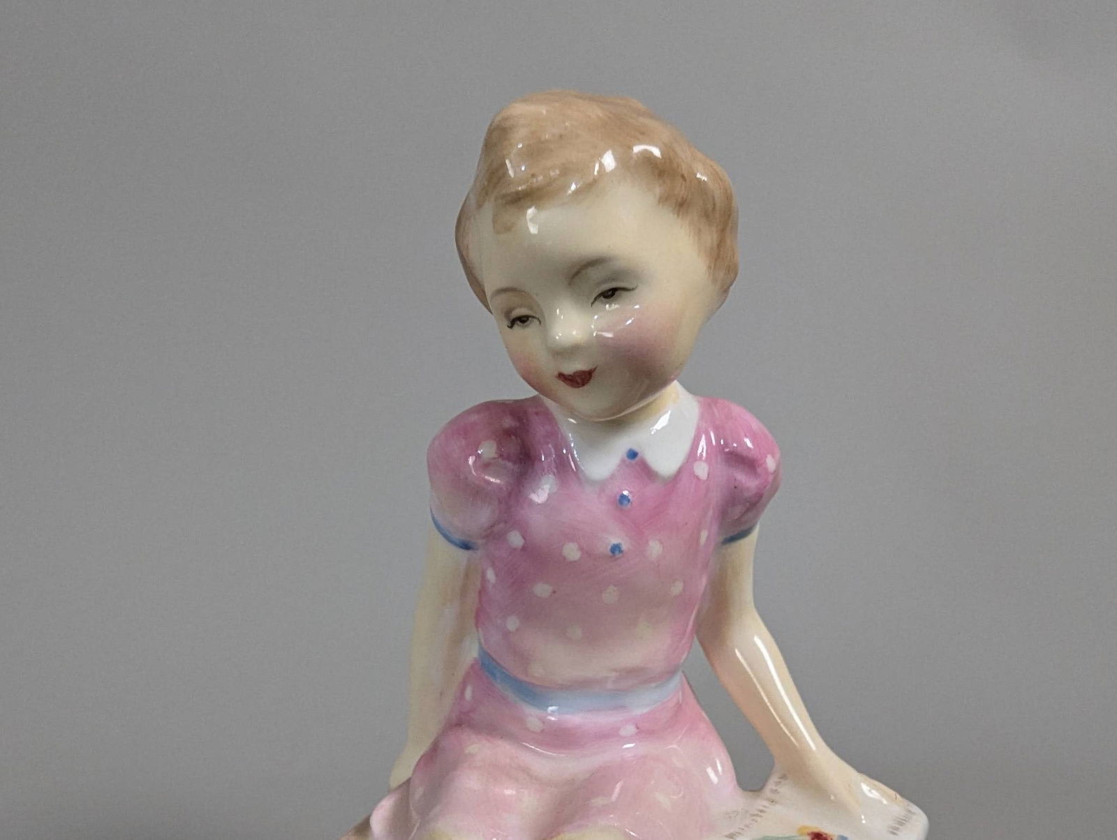 Royal Doulton HN 2047 Once Upon a Time Porcelain Figurine - 6
