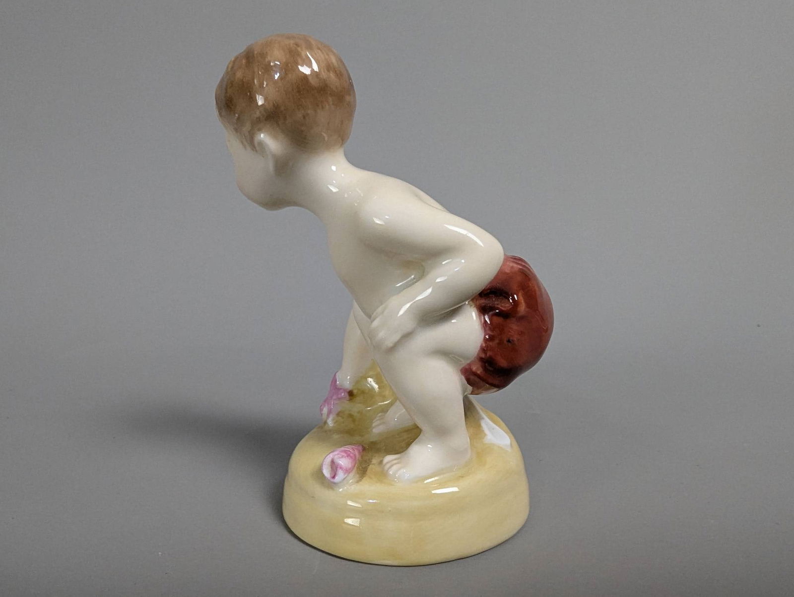 Royal Doulton HN2261 Sea Shore Ceramic Figurine - 4