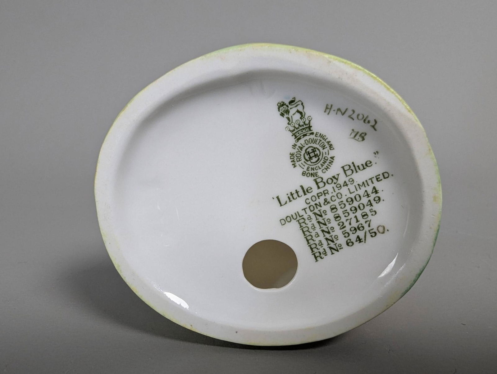 Royal Doulton HN 2062 Little Boy Blue Porcelain Figurine - 6