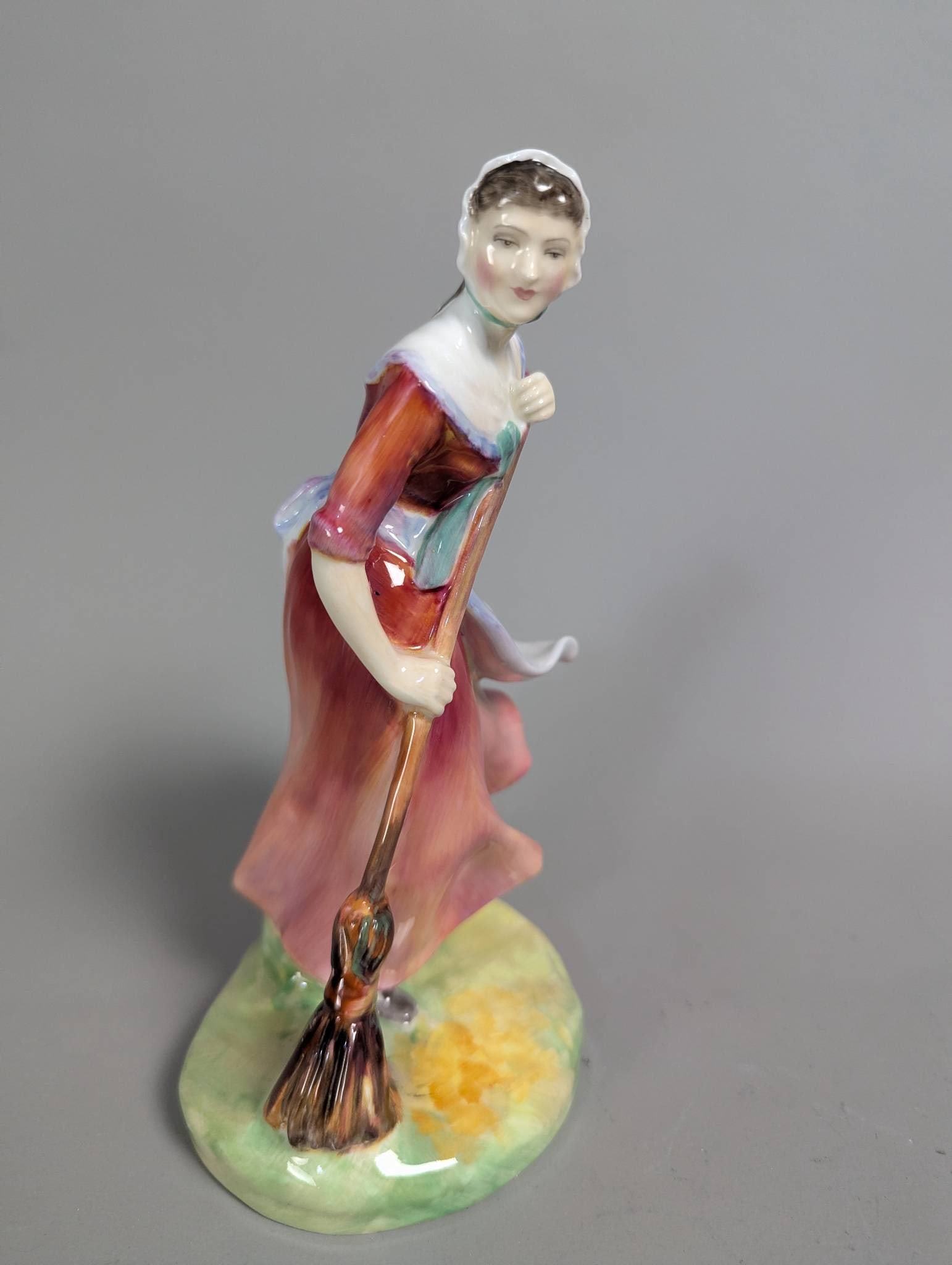 Royal Doulton hn 2087 Autumn Porcelain Figurine - 2