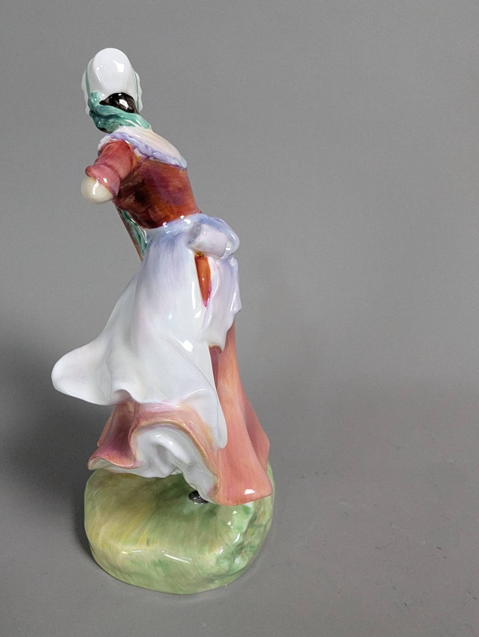 Royal Doulton hn 2087 Autumn Porcelain Figurine - 4