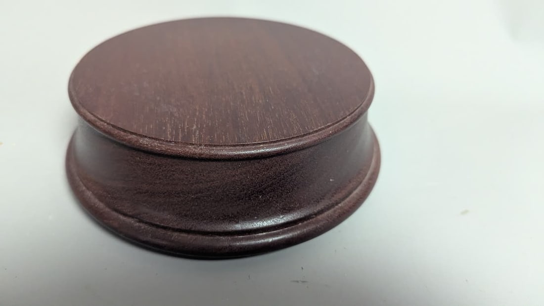 Royal Doulton HN 3099 Queens of the Realm Queen Elizabeth I w/ Stand. - 7