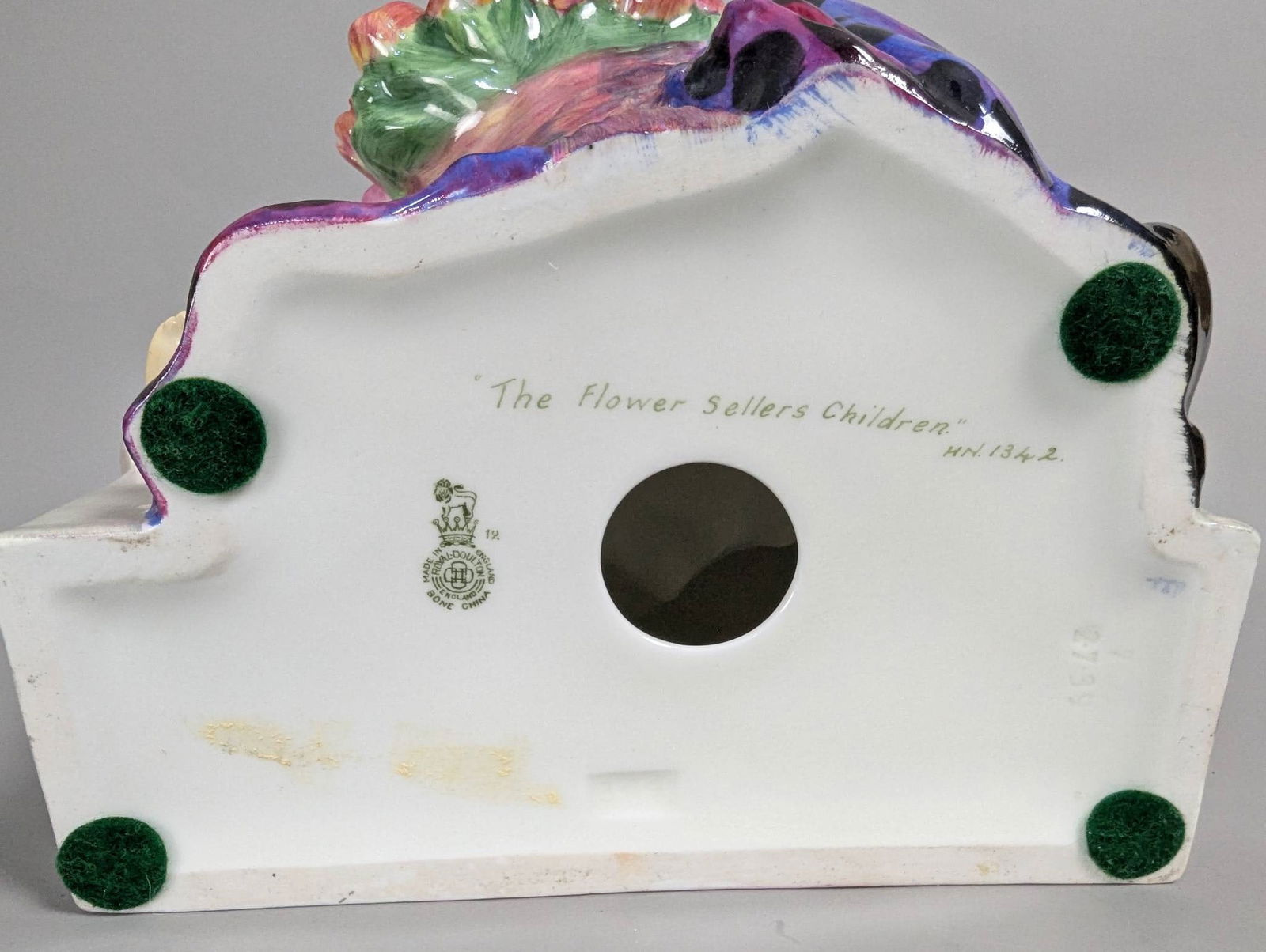 Royal Doulton HN 1342 The Flower Sellers Children Porcelain Figurine - 7