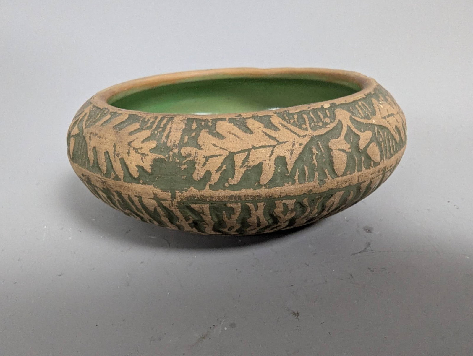 8 Vintage Art Pottery Pieces Including Red Wing and Roseville - 15