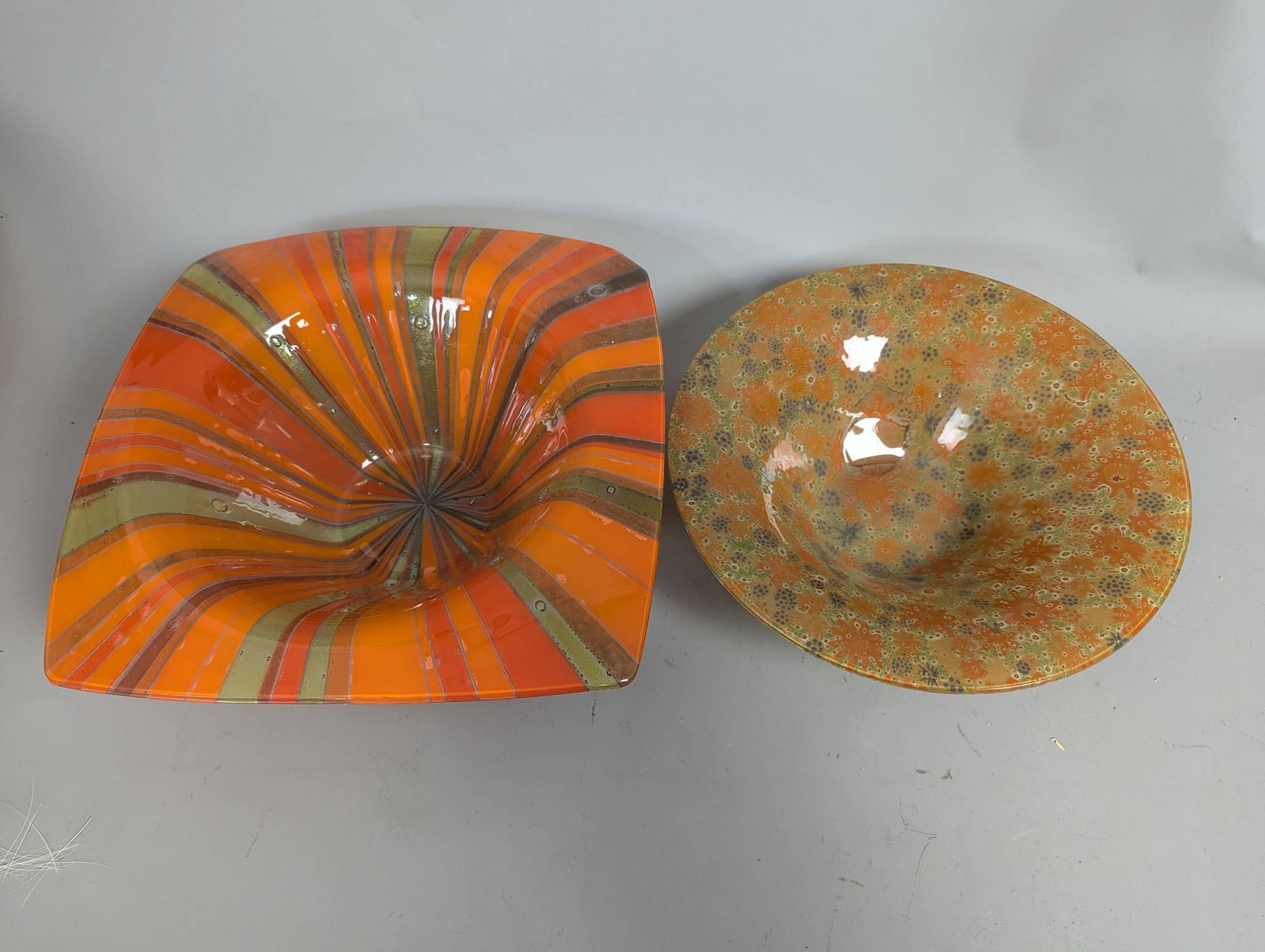 Pair Higgins Art Glass Large Center Bowls in Distinctive Designs (1 of 5)