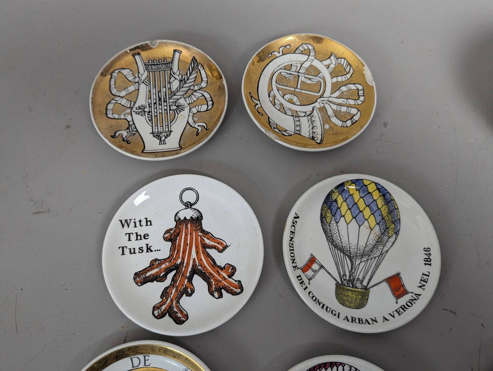 Piero Fornasetti Musicalia Gilt Porcelain Coasters with Holder - 4