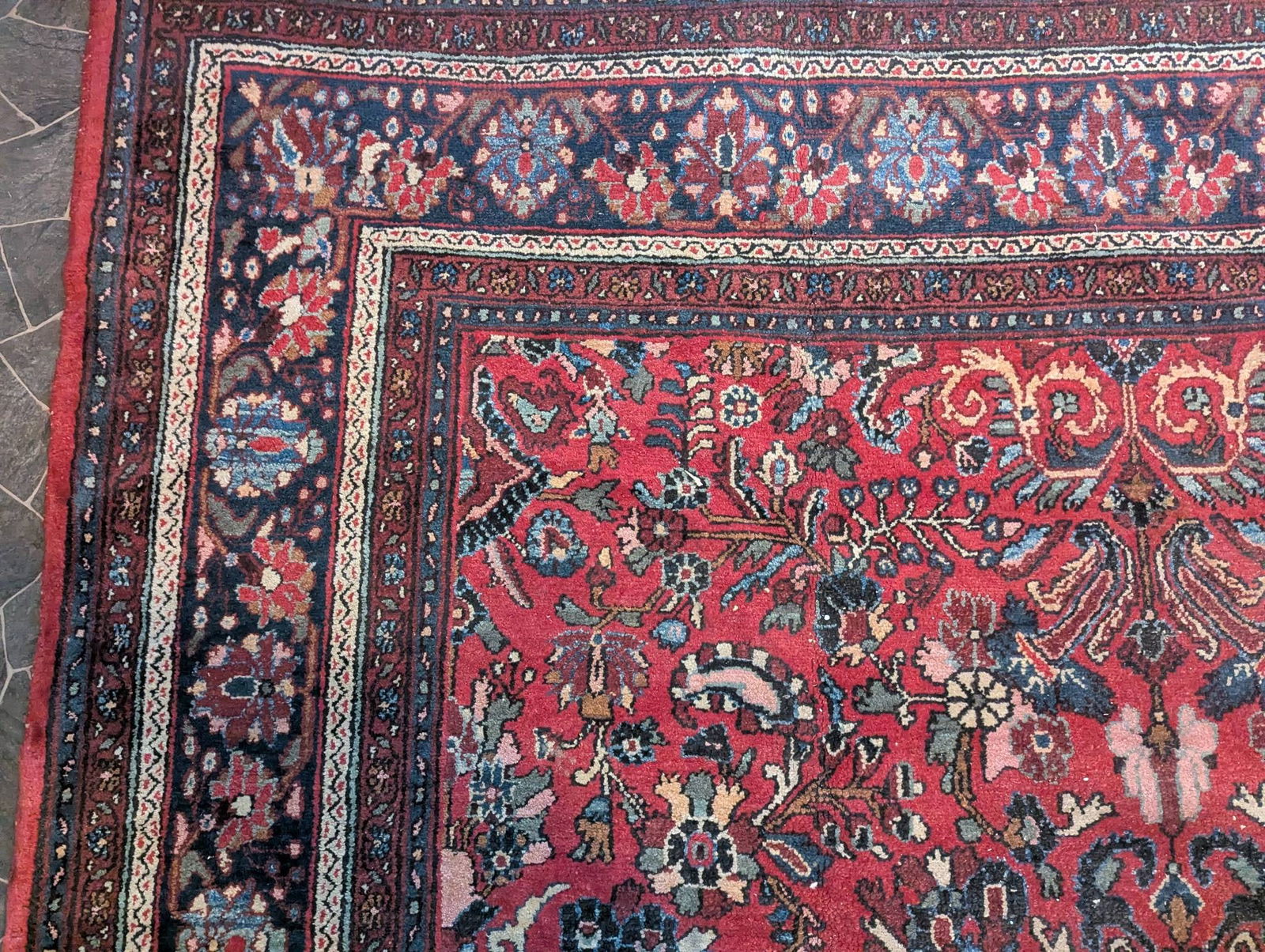 Persian-Style Hand-Knotted Wool Rug with Floral and Medallion Motif - 13