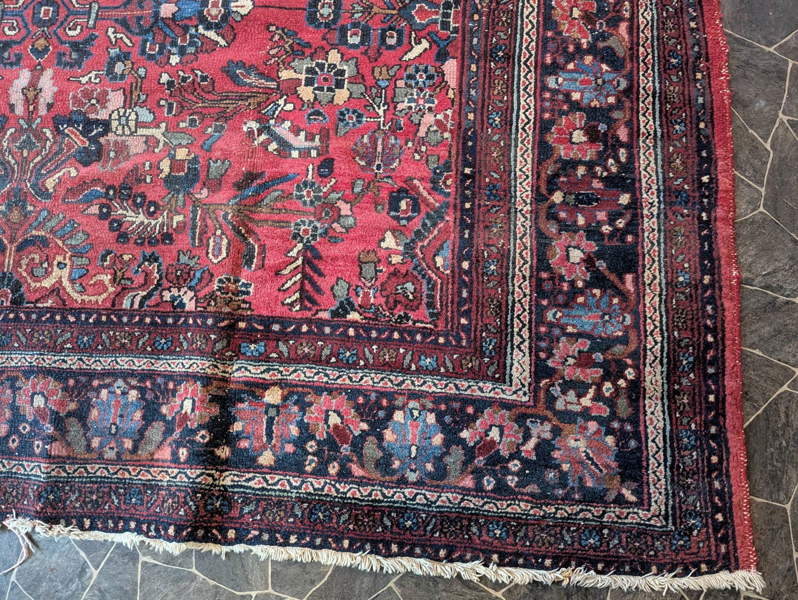 Persian-Style Hand-Knotted Wool Rug with Floral and Medallion Motif - 4