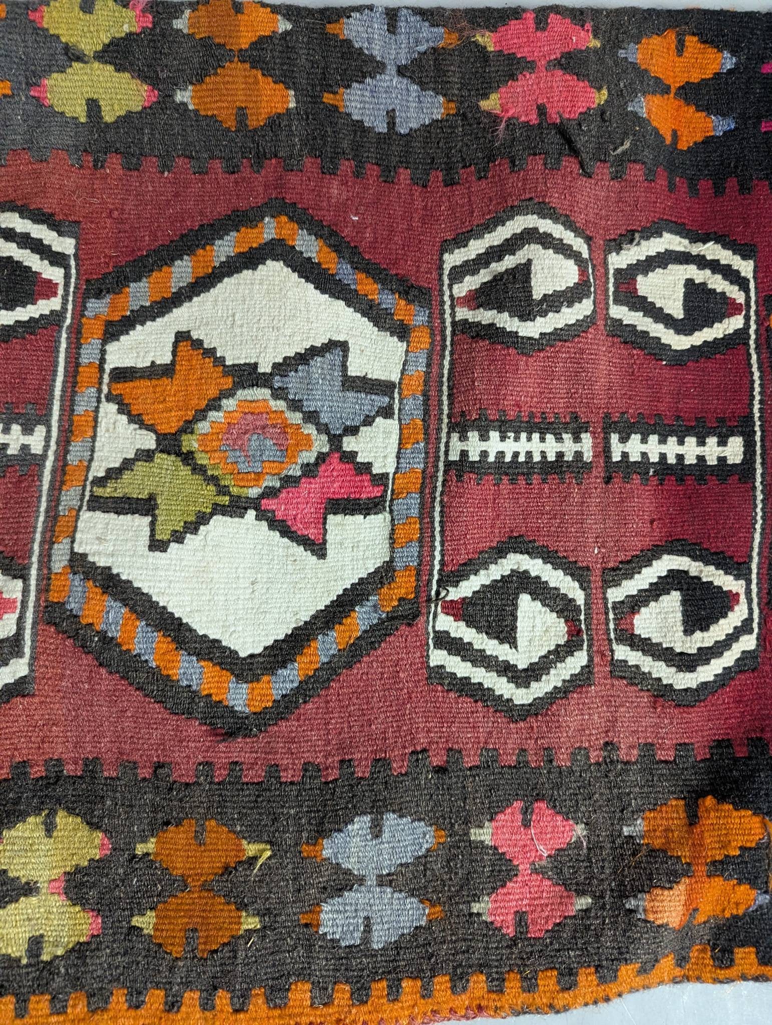 Handwoven Turkish Wool Kilim Rug with Geometric Patterns - 4