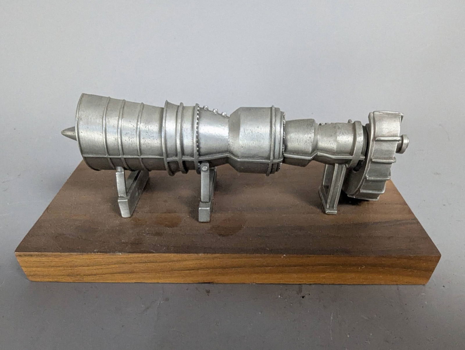 Die-Cast Model of a Jet Engine Cutaway on Wooden Base - 3