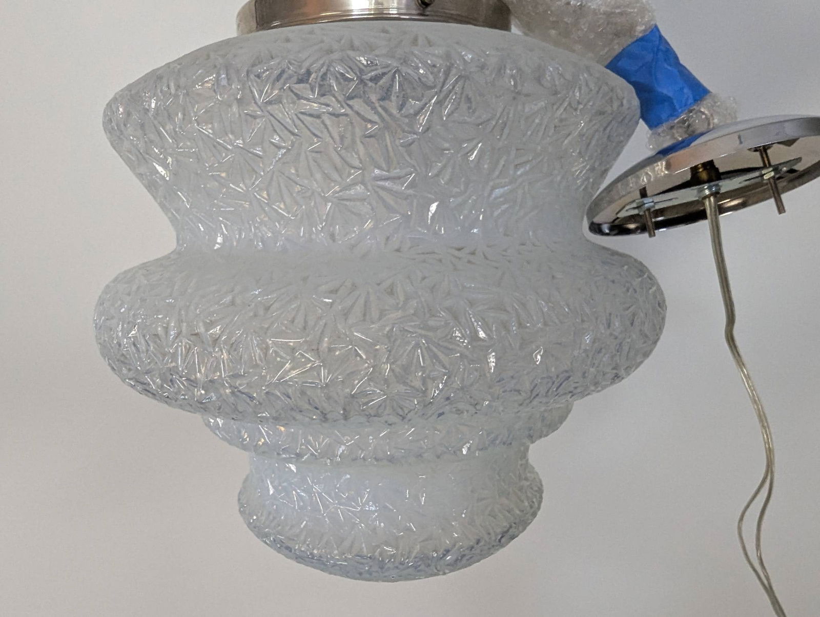 Mid-Century Modern Murano Glass Pendant Light with Textured Shade - 3
