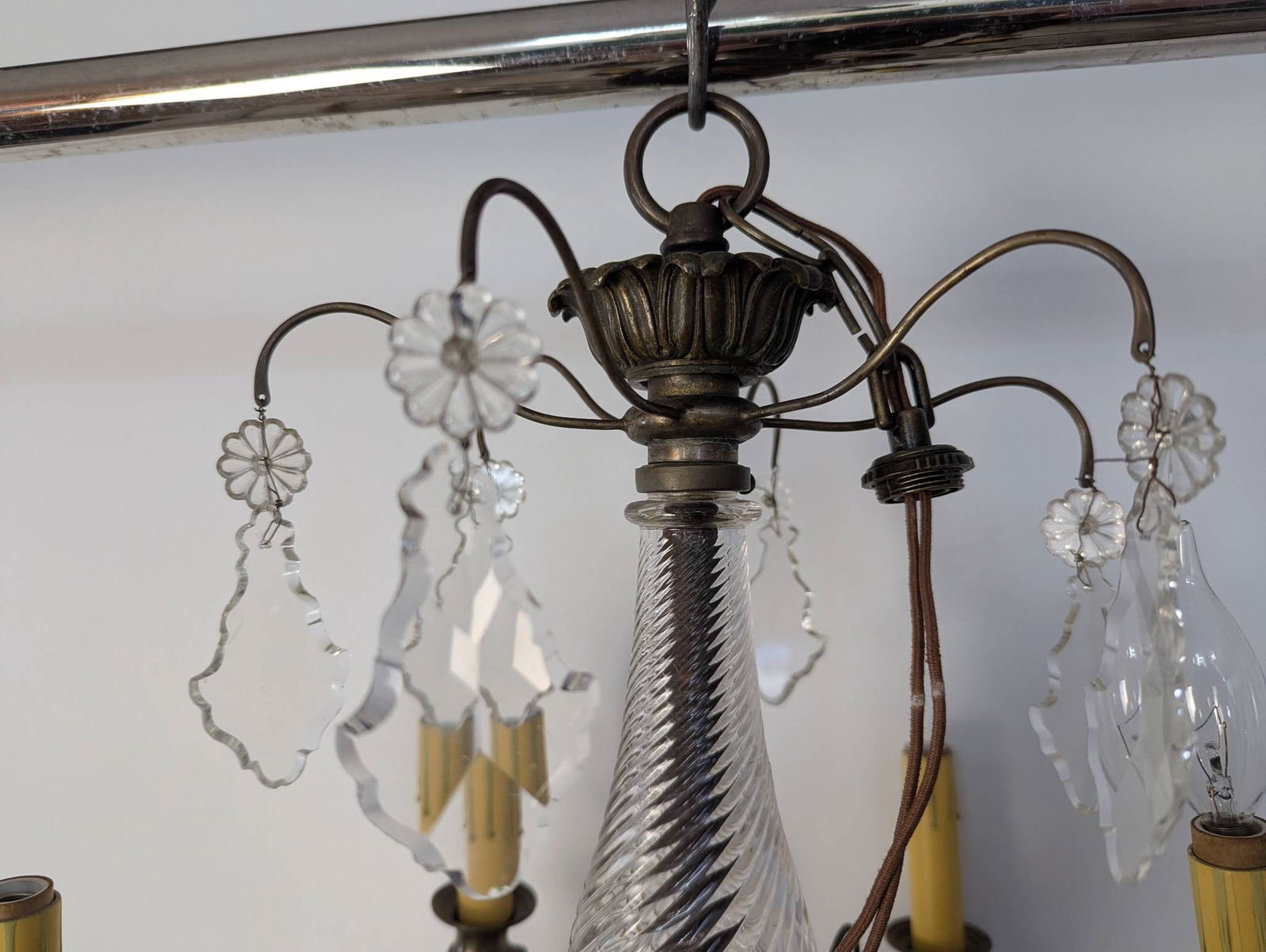 Antique French Brass and Crystal Chandelier in Louis XVI Style - 2