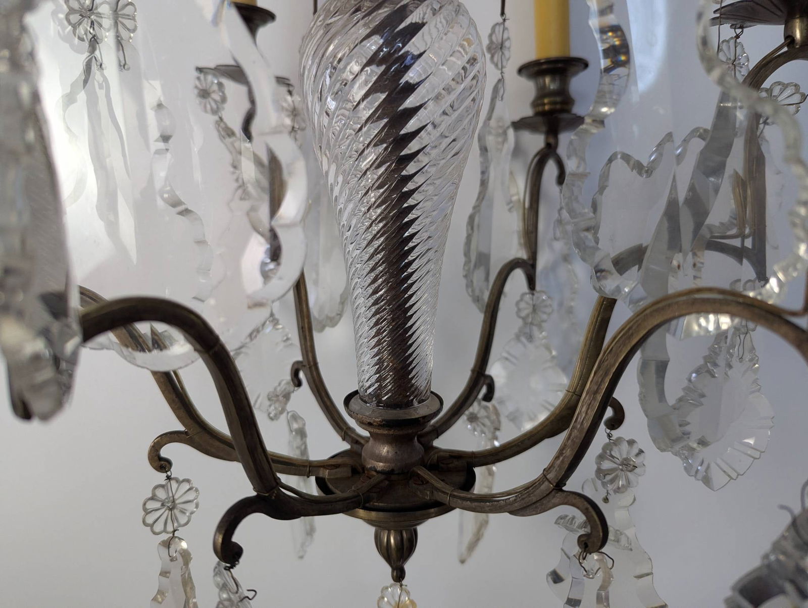 Antique French Brass and Crystal Chandelier in Louis XVI Style - 4