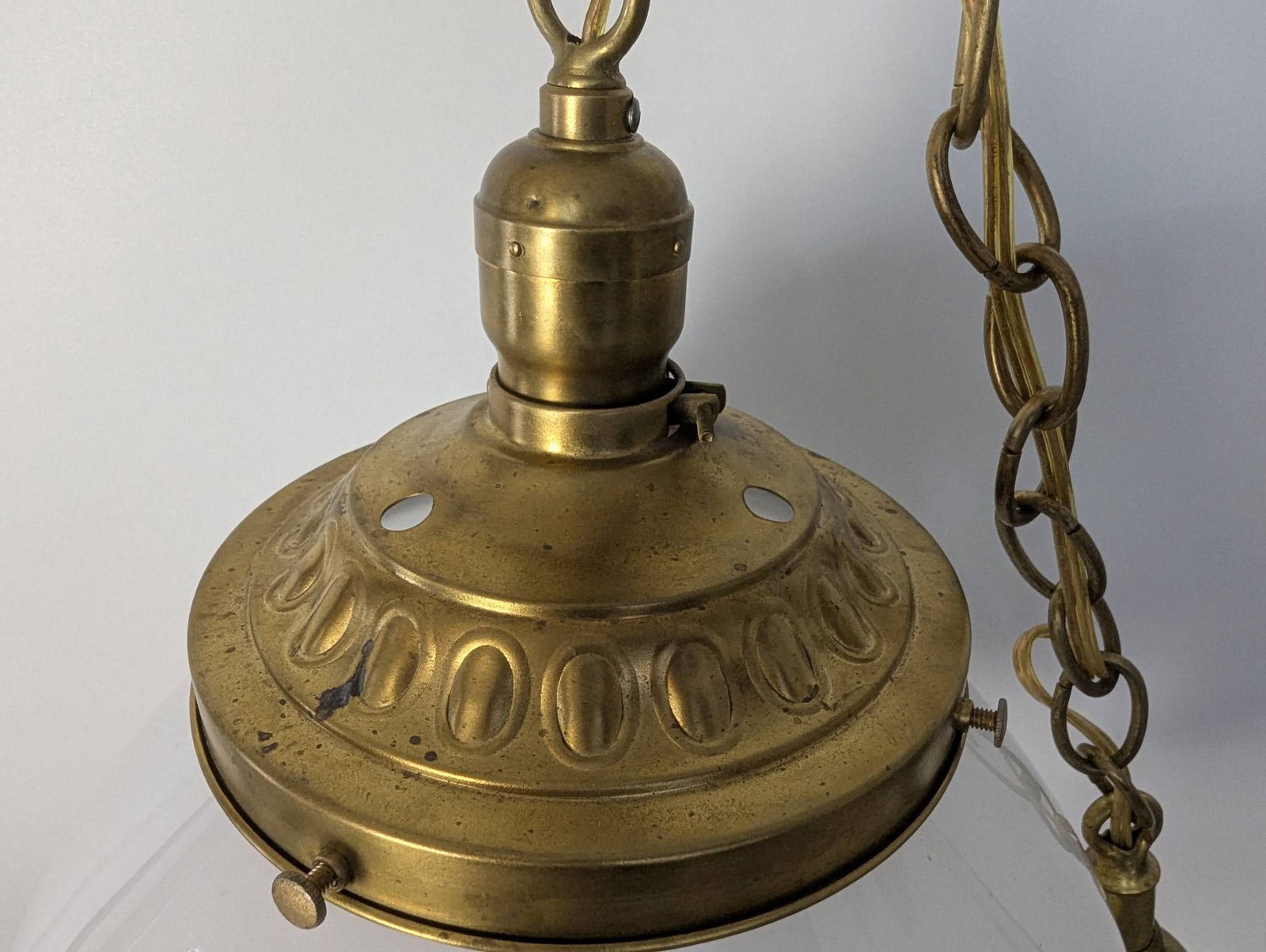 Opaline Glass Pendant Light with Brass Fitter and Chain in Vintage Style Art Deco - 2