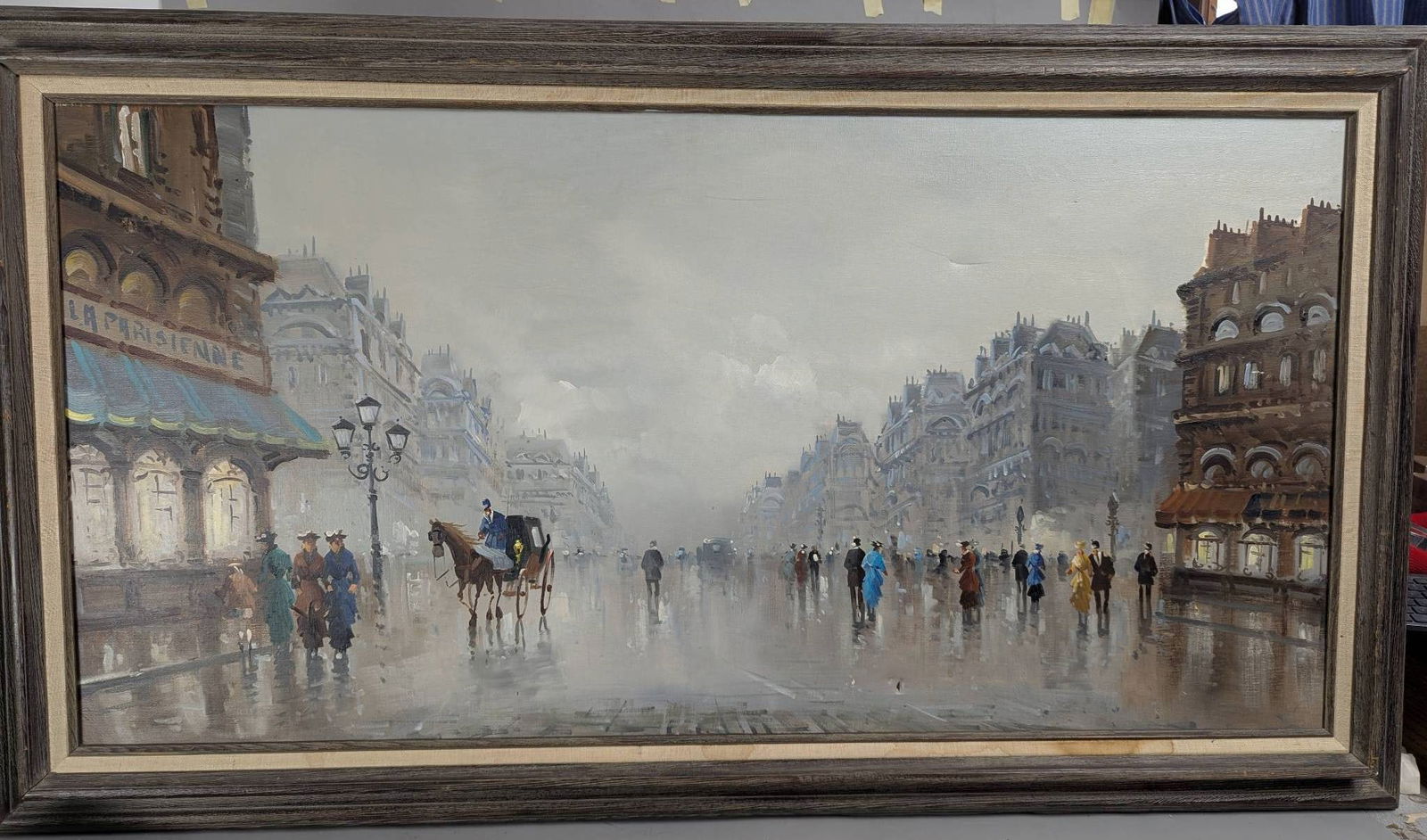 Oil on Canvas Parisian Street Scene by Antonio DeVity in Impressionistic Style: Oil on canvas painting of a Parisian street scene by Italian artist Antonio DeVity (1901-1993), executed in an Impressionistic style typical of the 1950s or 1960s. The artwork showcases a wet, shimmer