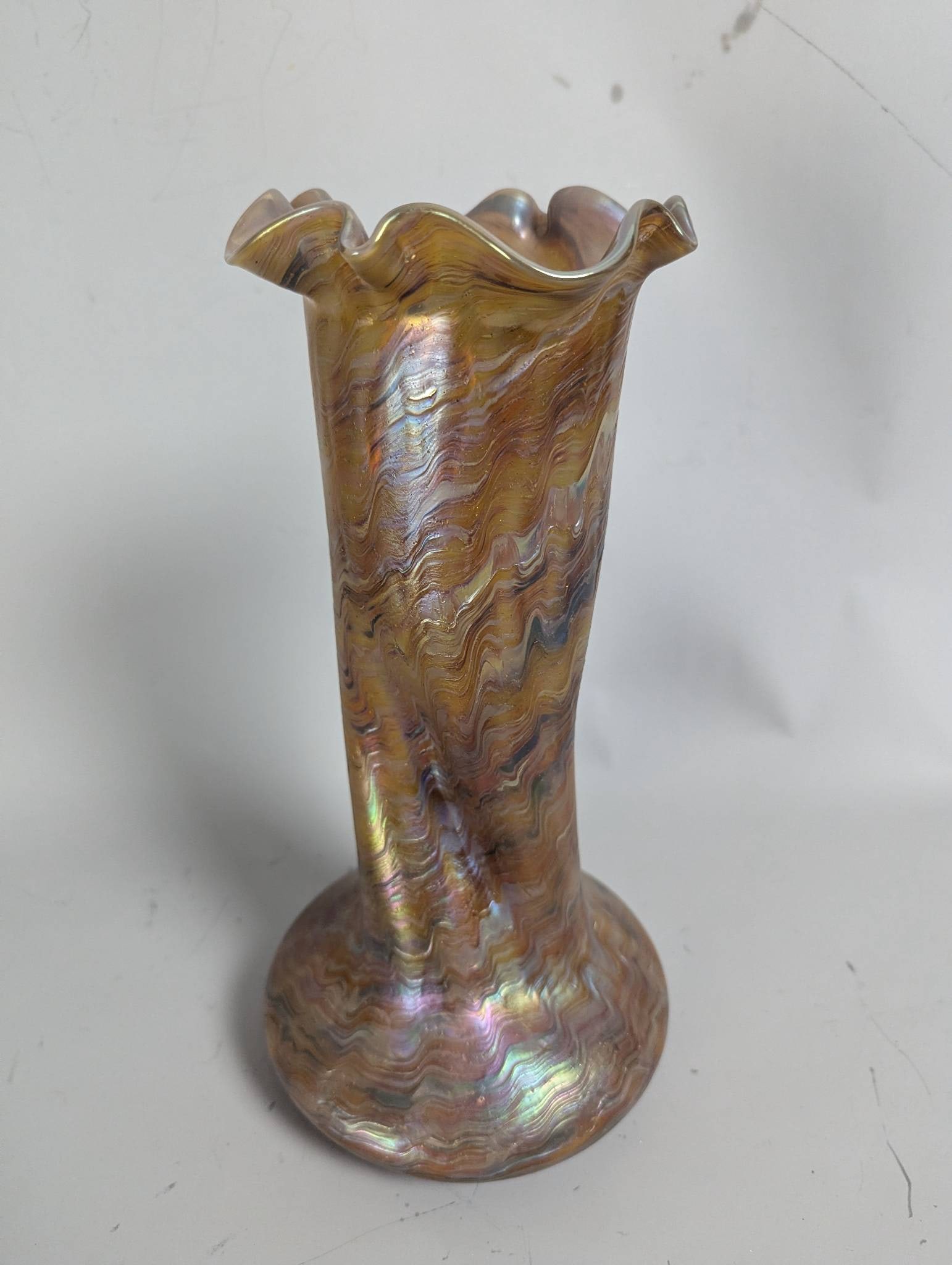 Bohemian Iridescent Art Glass Vase Attributed to Loetz - 3
